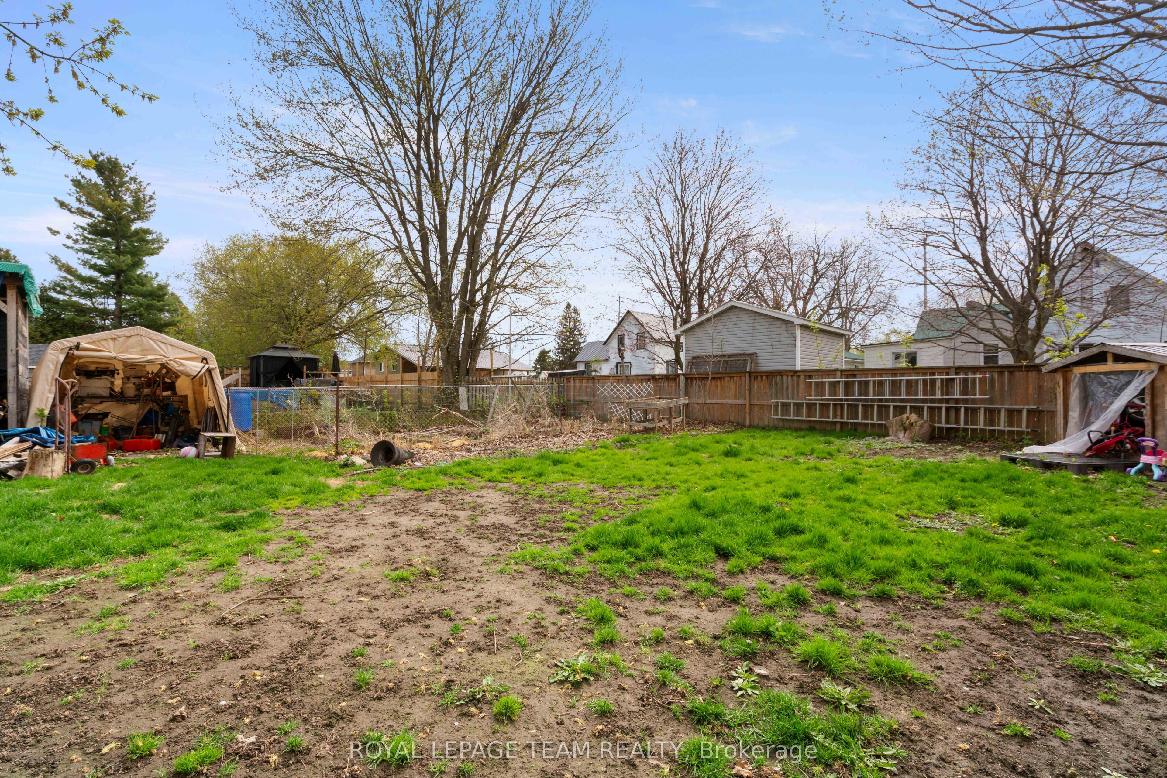 526 Middle Street Property Photo 25