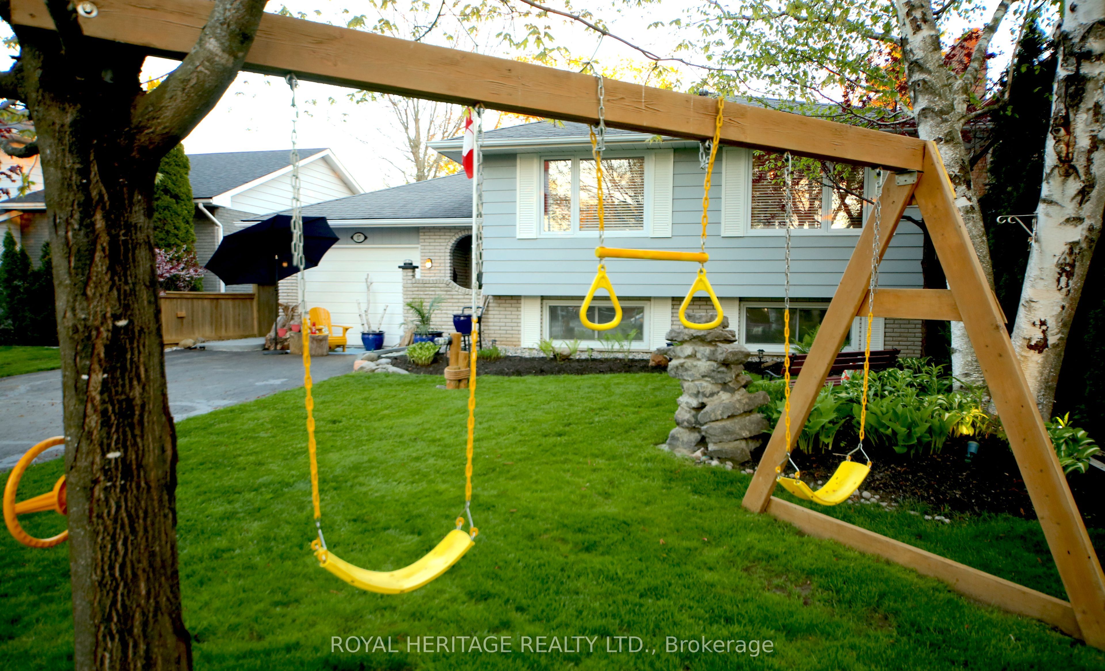 17 Briarwood Cres Property Photo 4