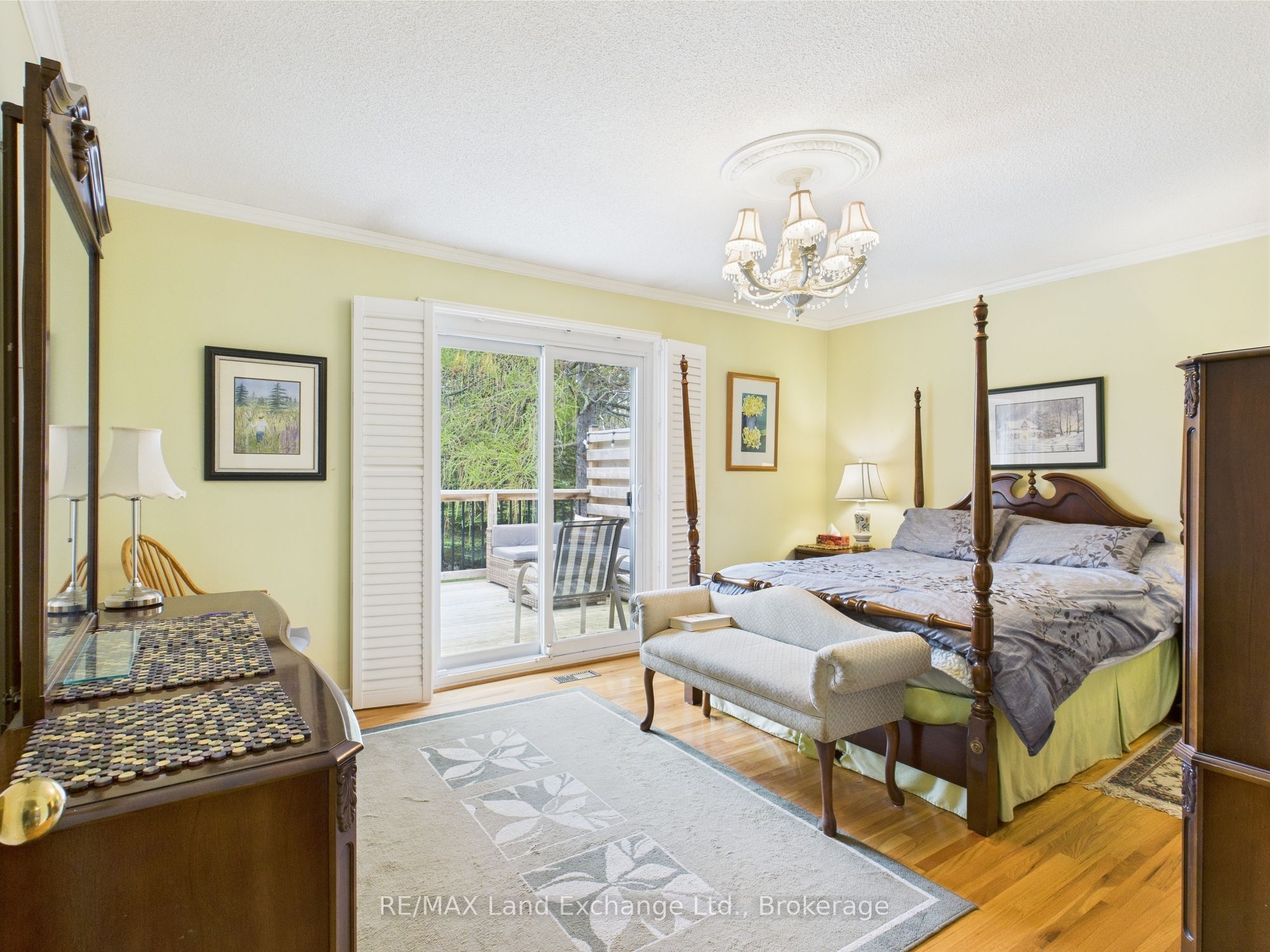 155 Willis Crescent Property Photo 16
