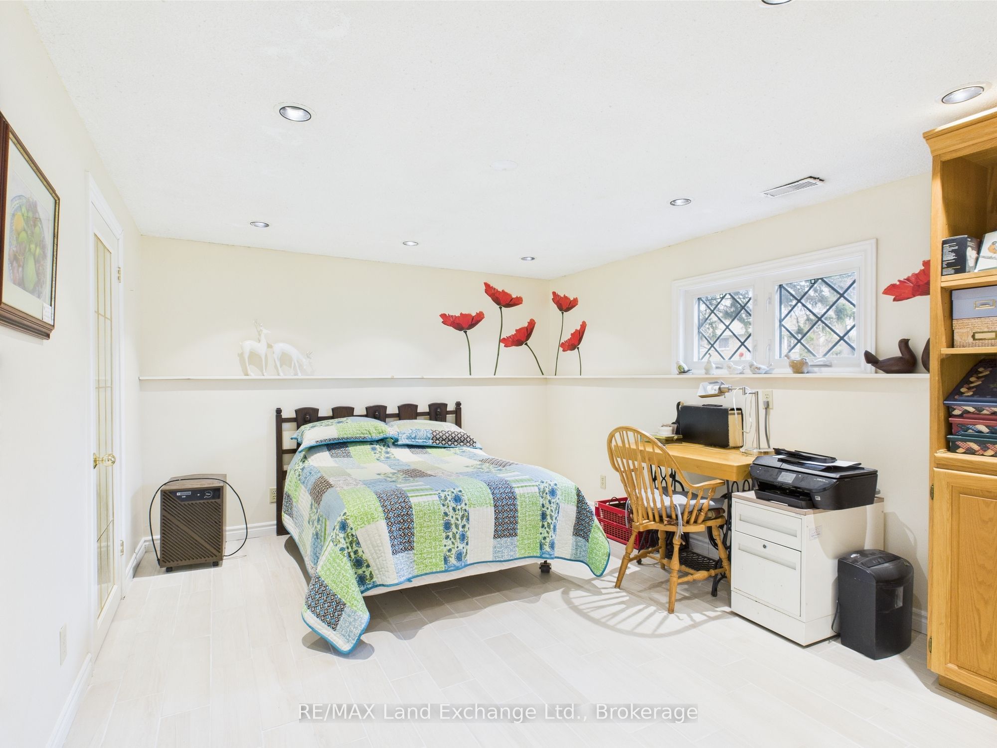 155 Willis Crescent Property Photo 22