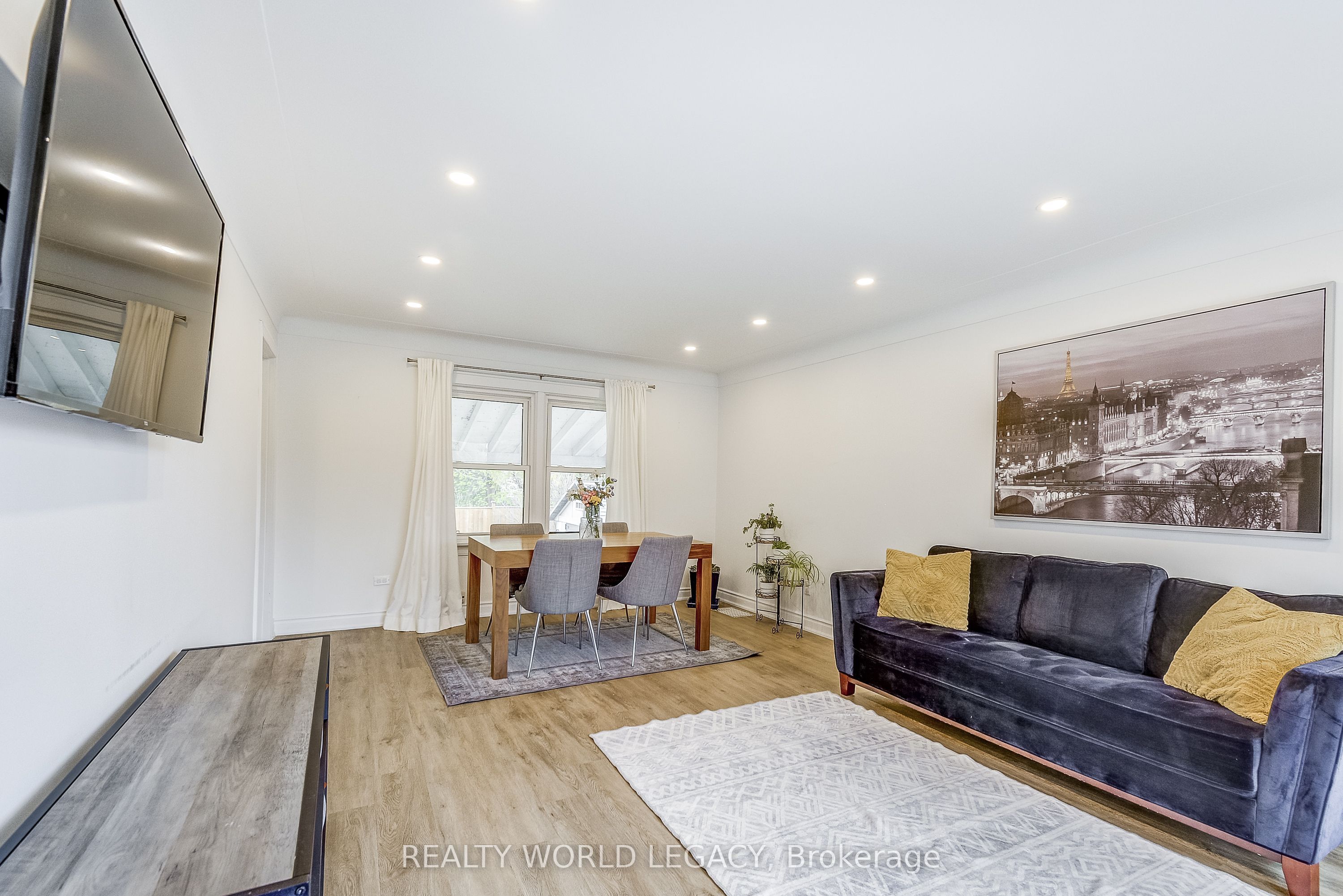 183 Nash Road N Property Photo 10
