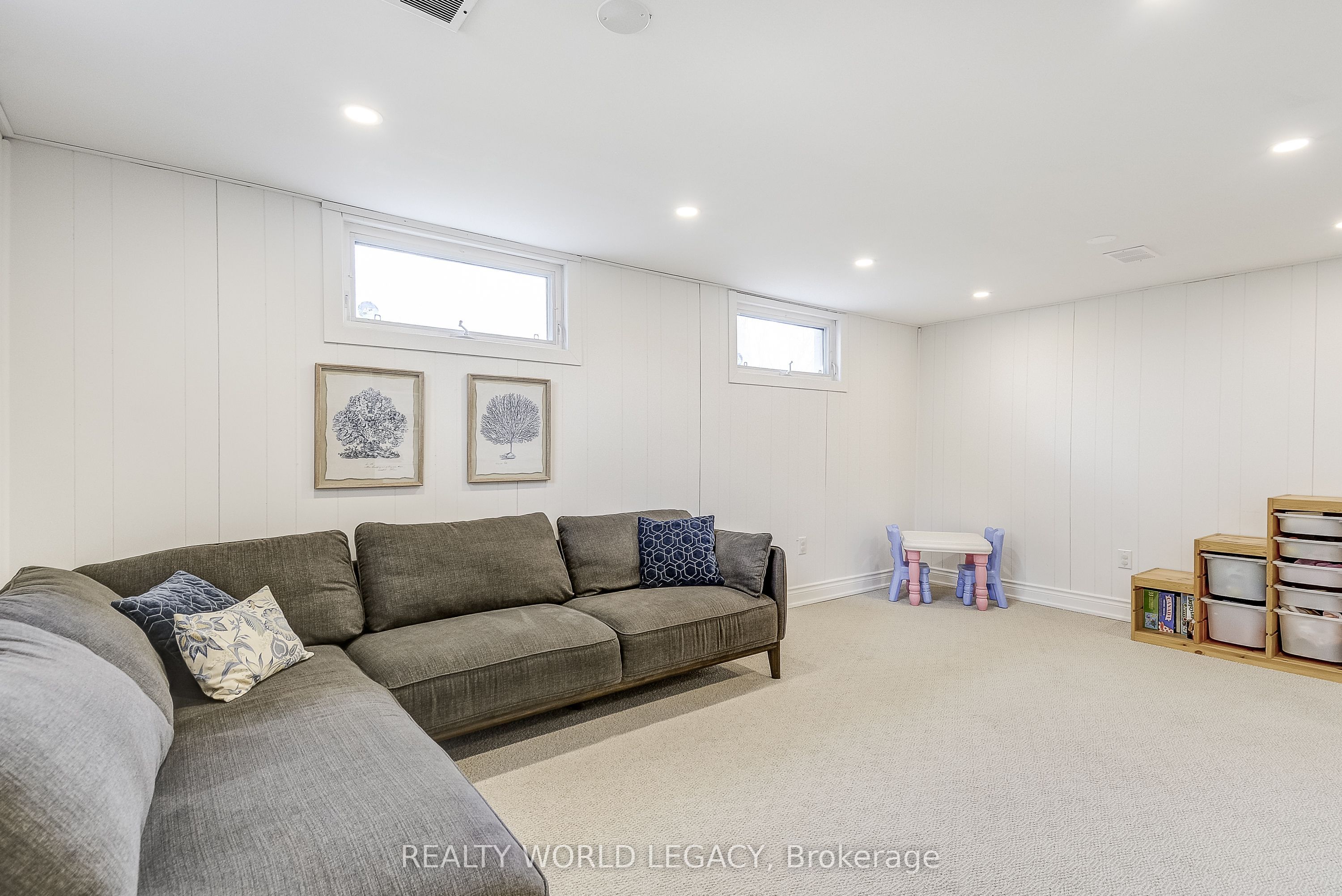 183 Nash Road N Property Photo 35