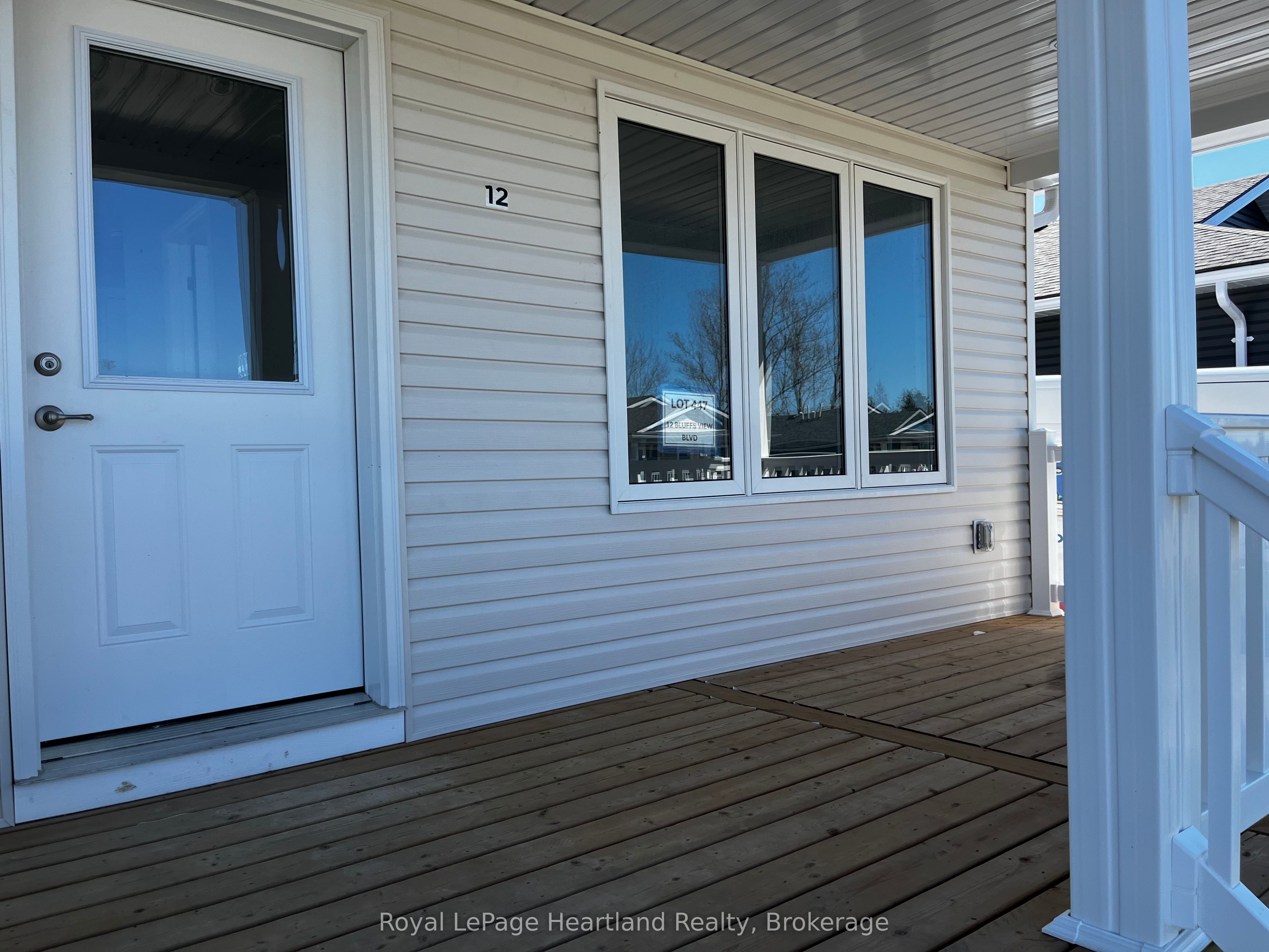 12 Bluffs View Blvd Property Photo 2