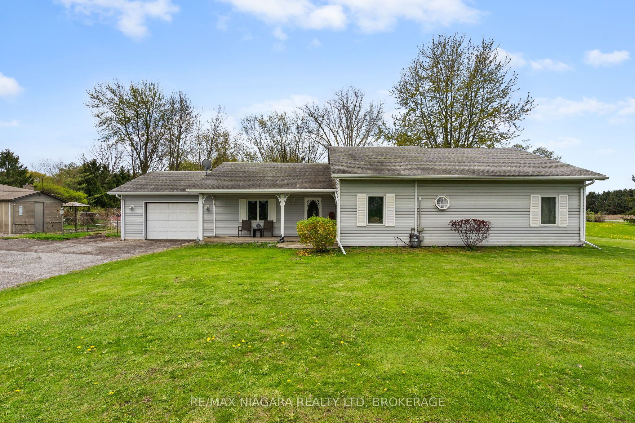 42585 Highway 3 Property Photo 1