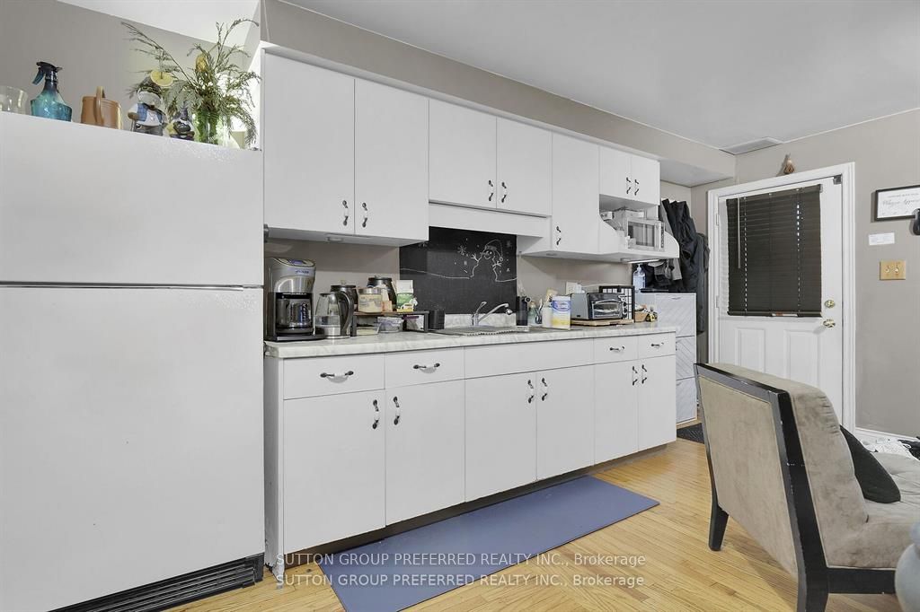 681 Colborne Street Property Photo 10