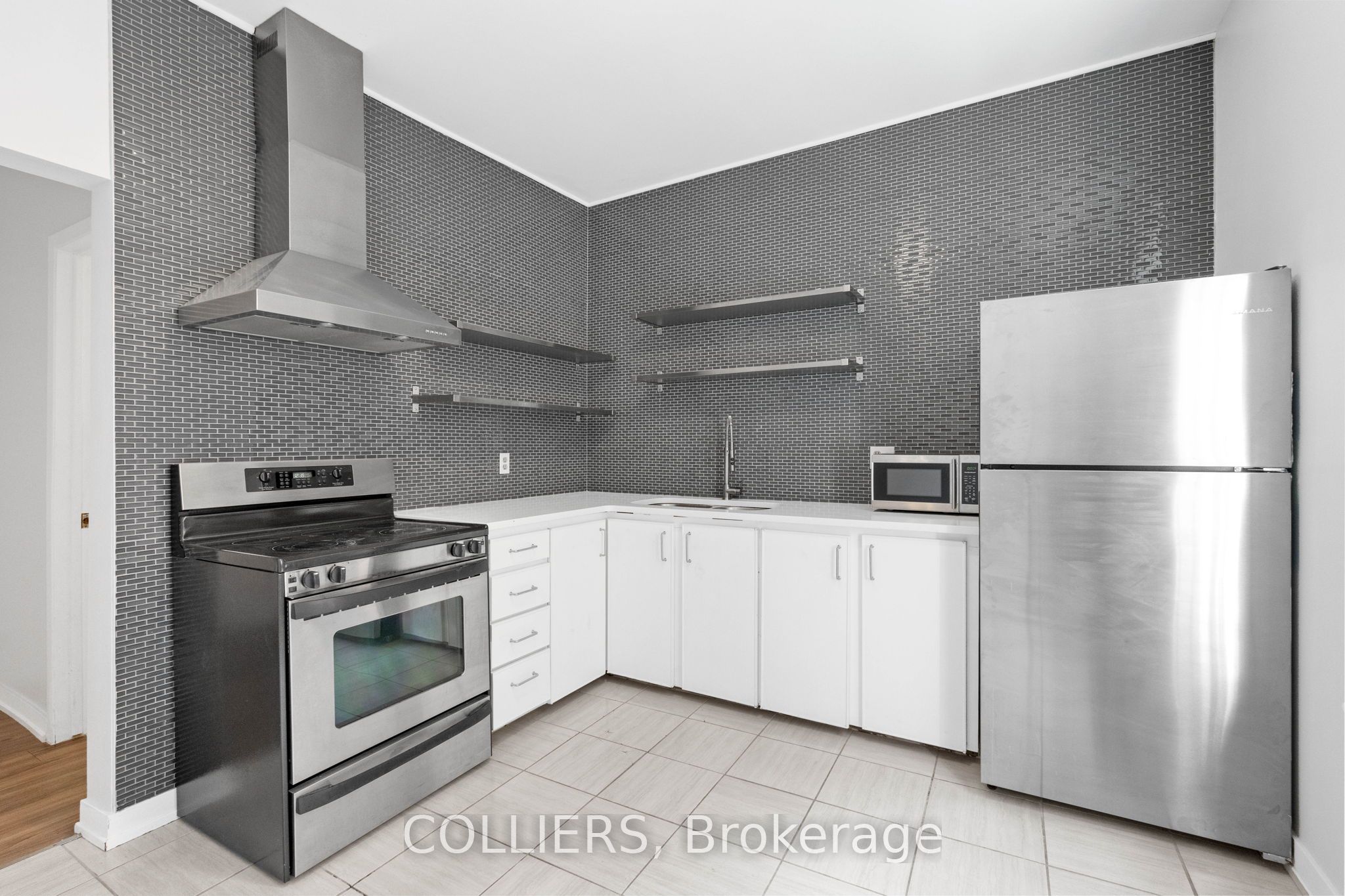 488 & 490 Gilmour Street Property Photo 4