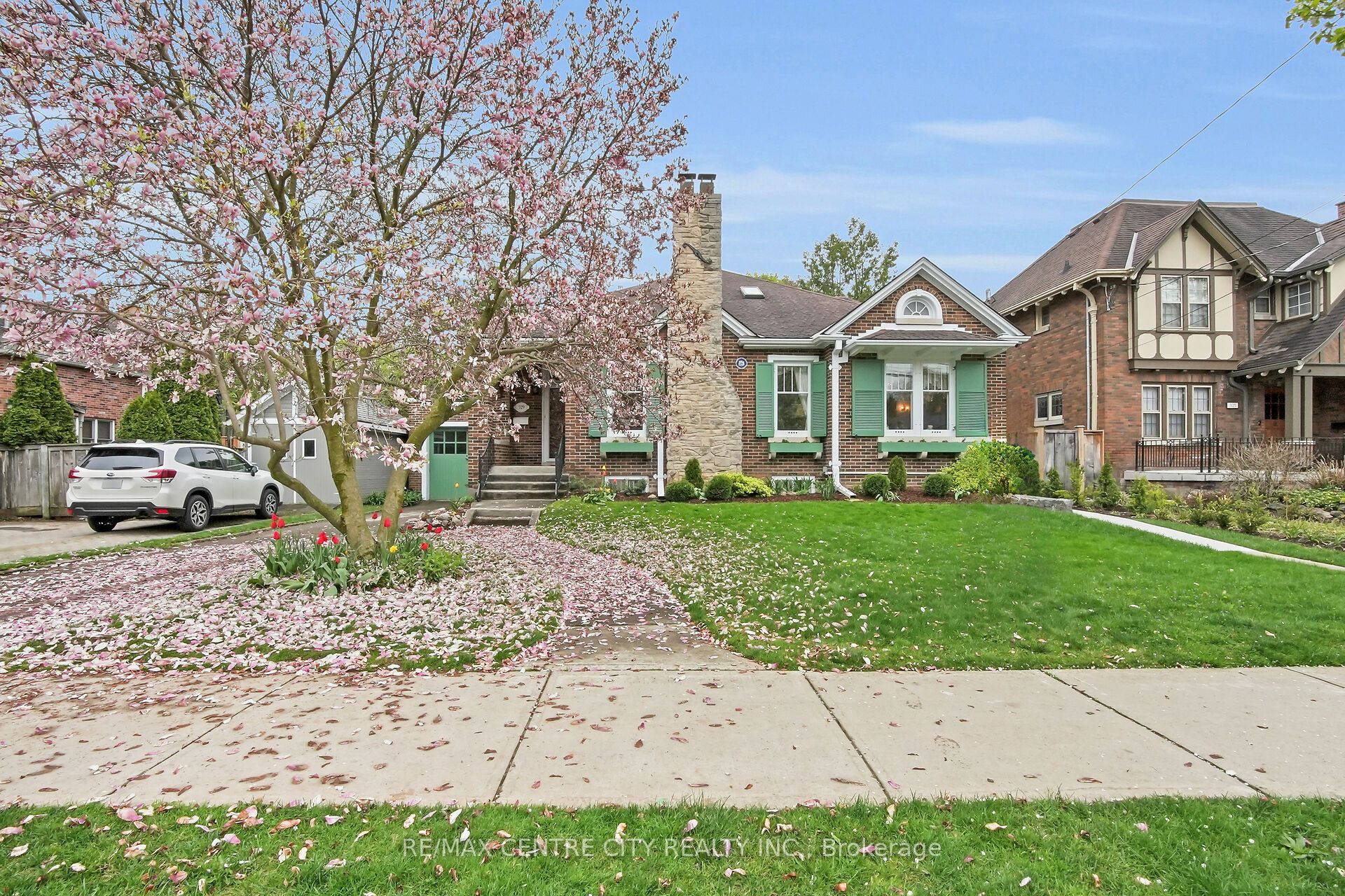 329 Victoria Street Property Photo 1