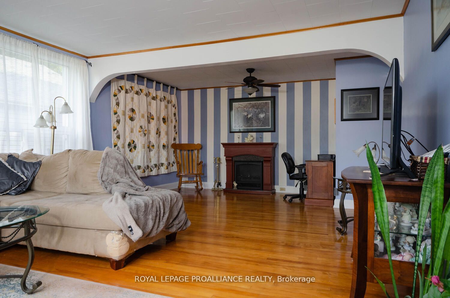 160 Hope Street N Property Photo 12