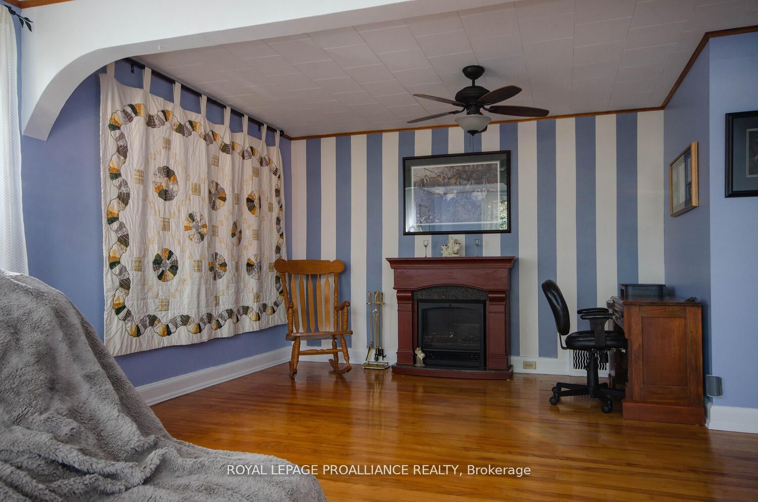 160 Hope Street N Property Photo 13