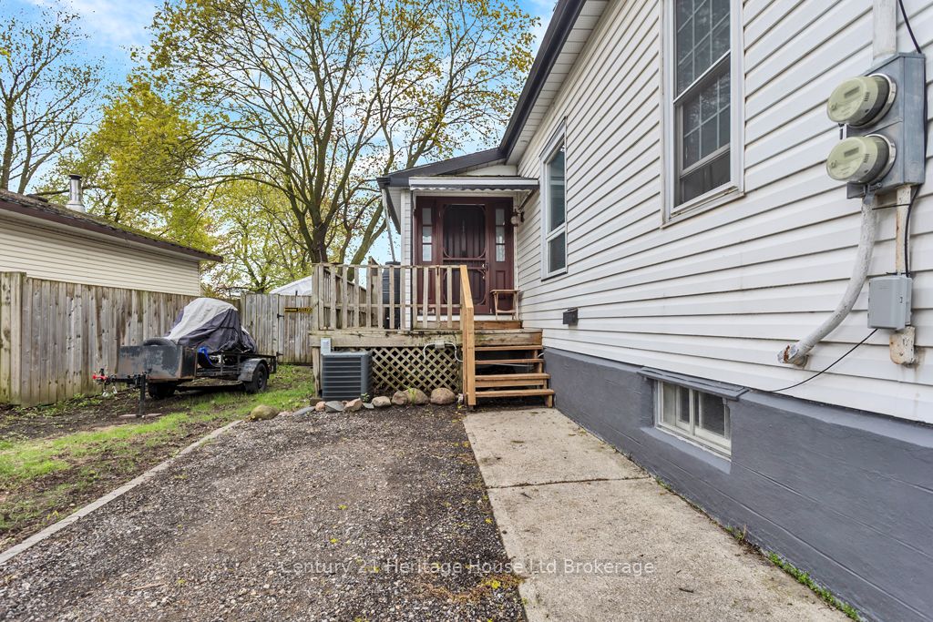 147 Sydenham St Property Photo 3