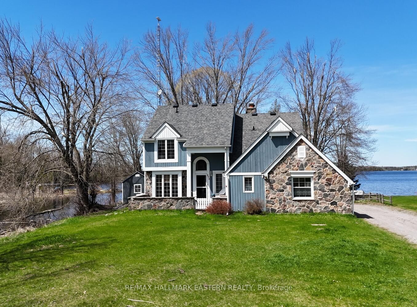 572 Round Lake Road Property Photo