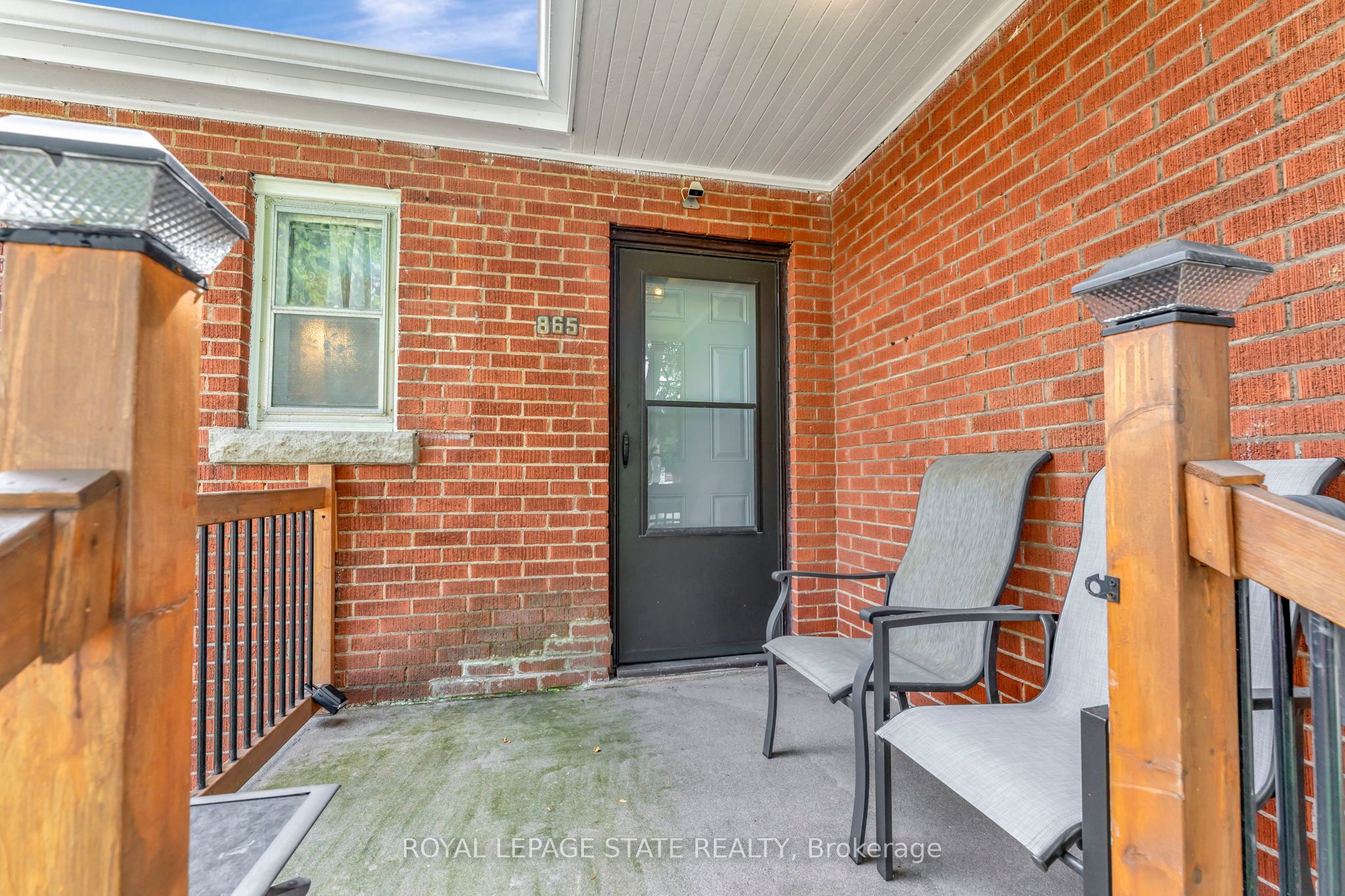 865 Garth Street Property Photo 4