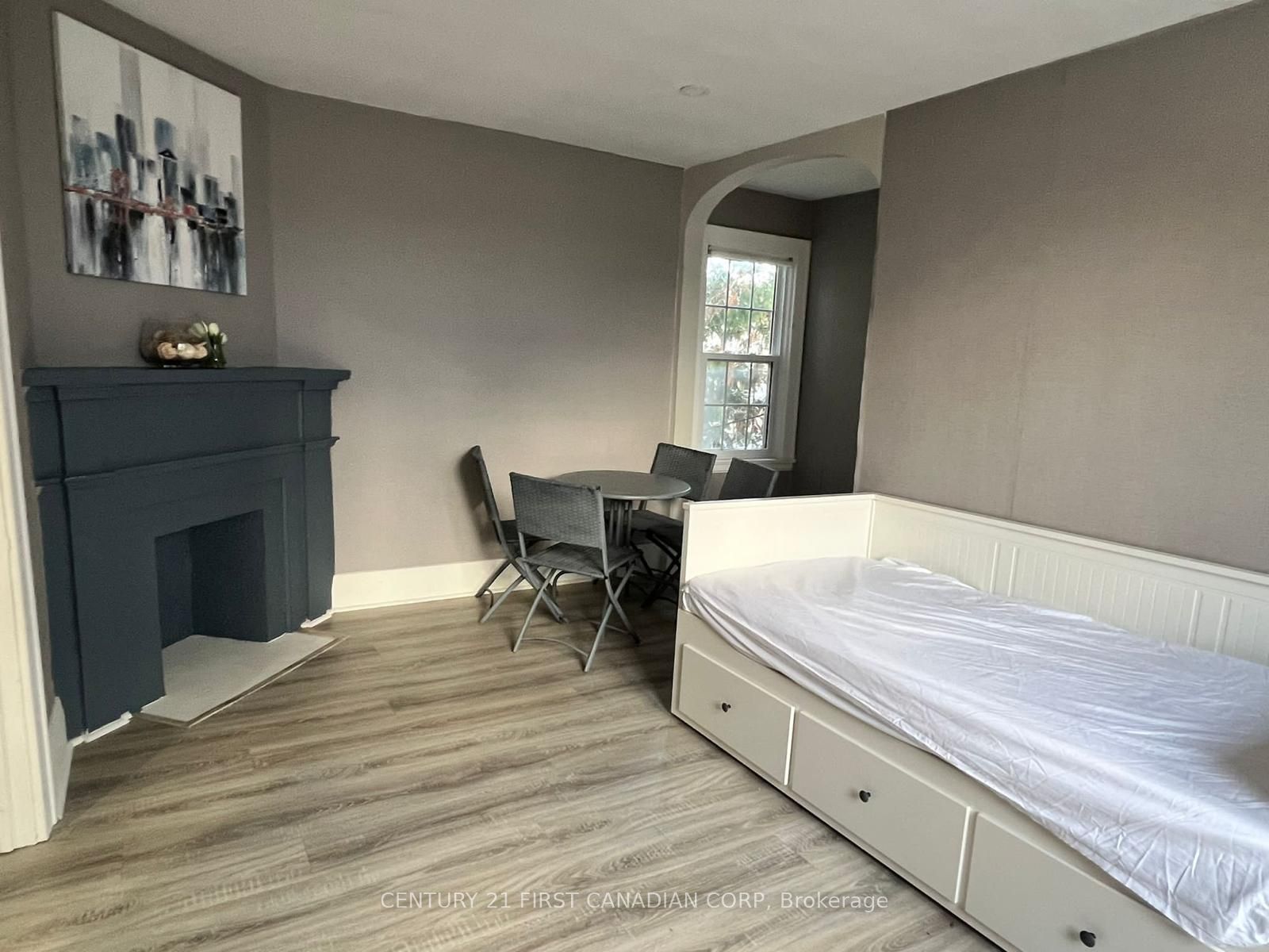 389 Dufferin Avenue Property Photo 29