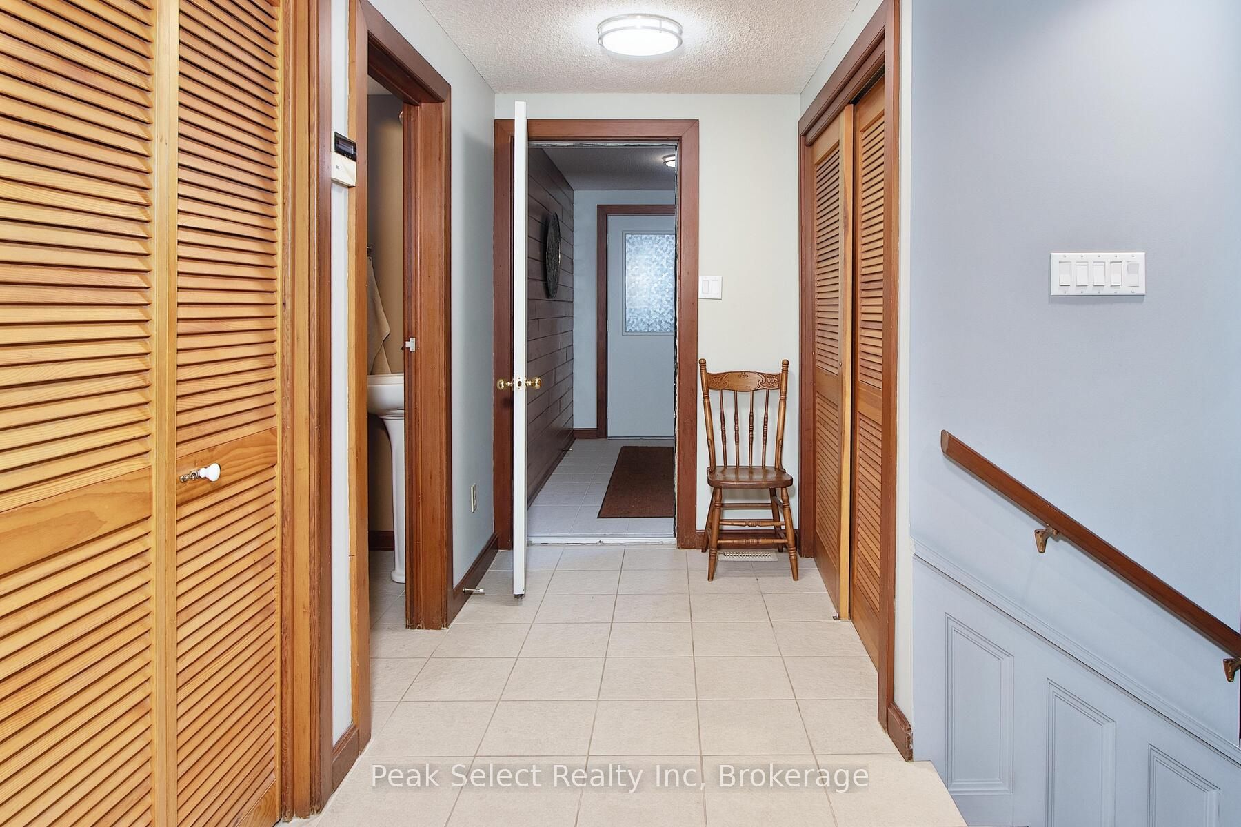 196771 19th Line Property Photo 5