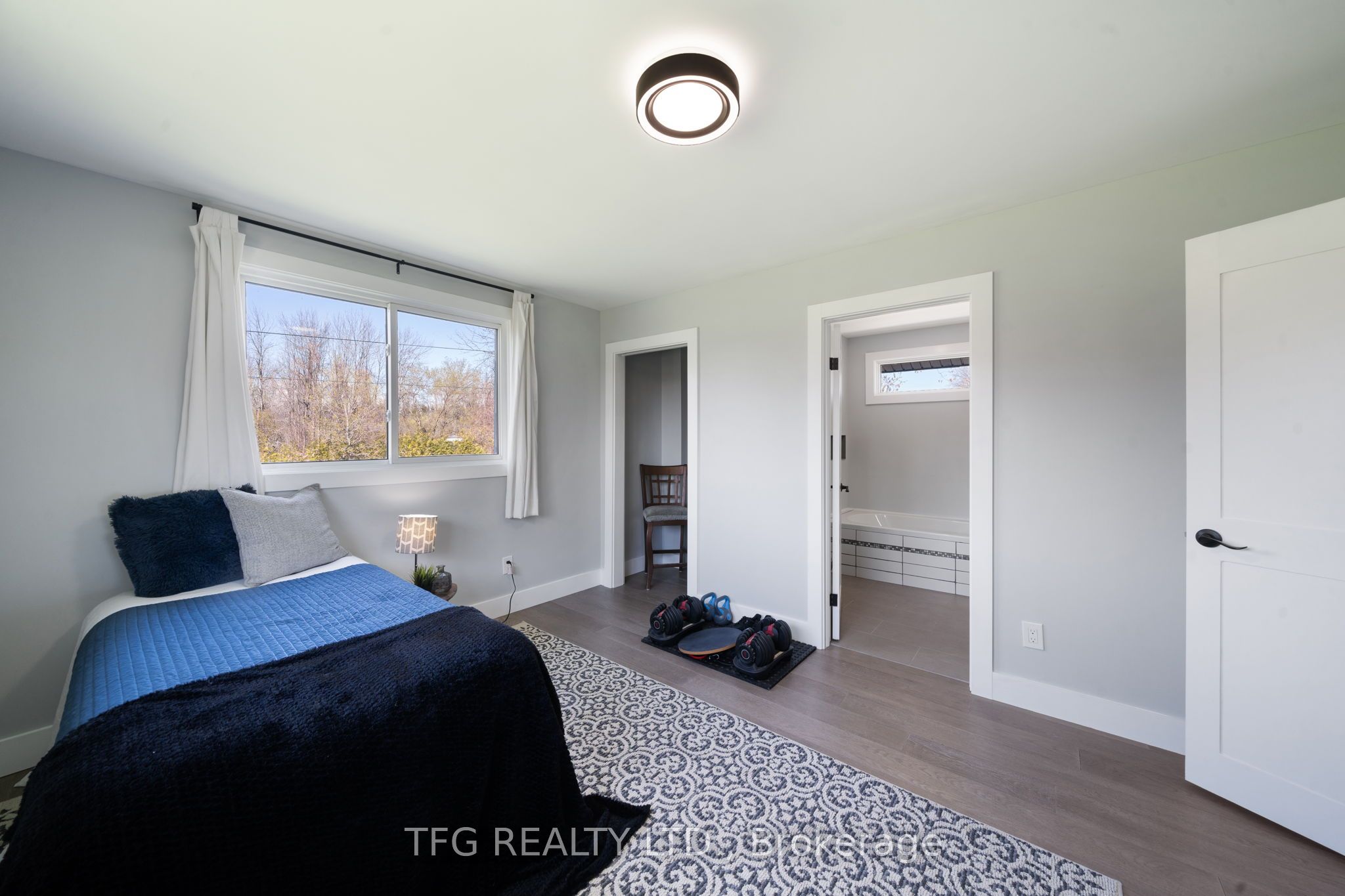 27 Greenway Circle Property Photo 17