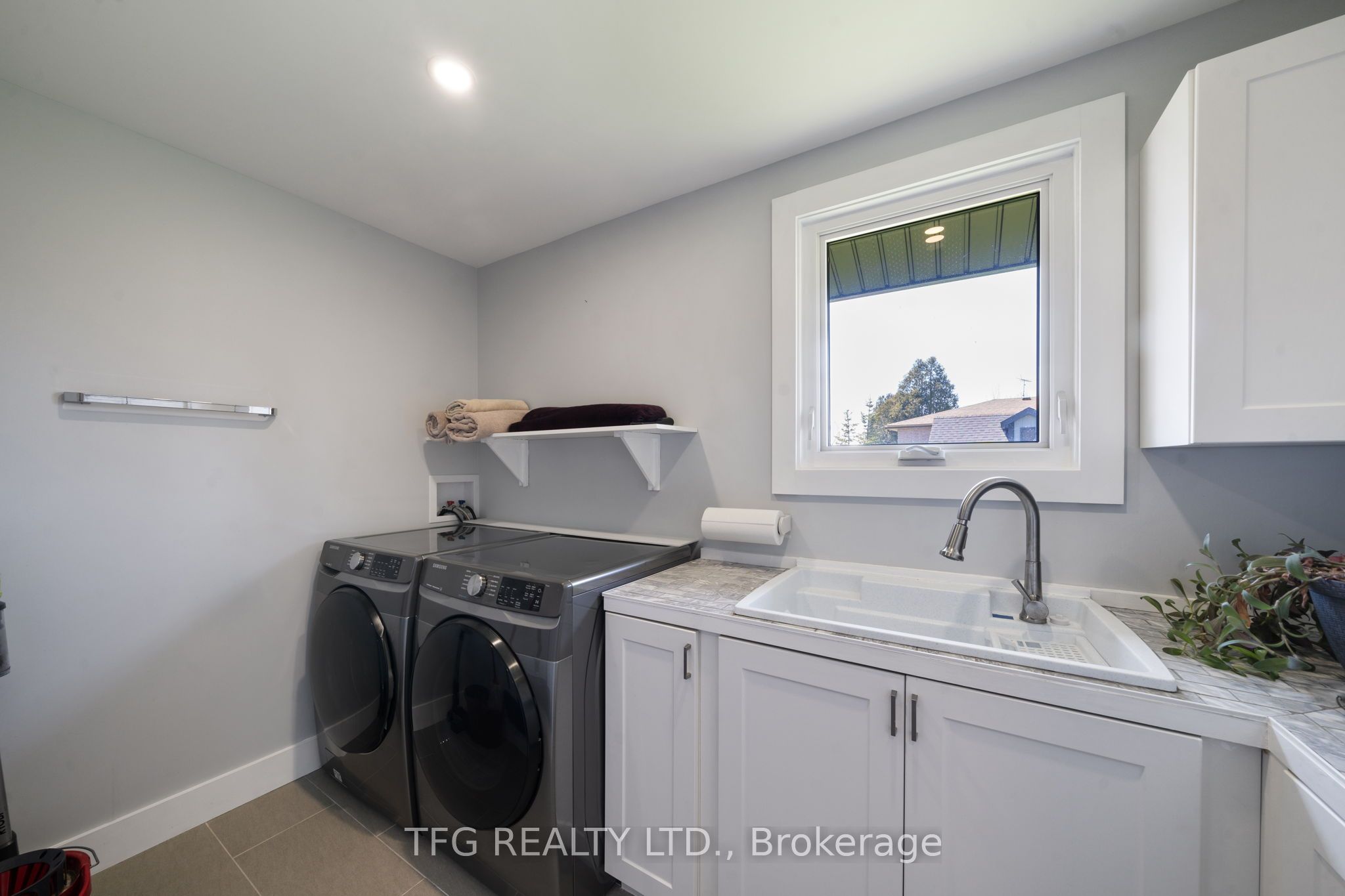 27 Greenway Circle Property Photo 20