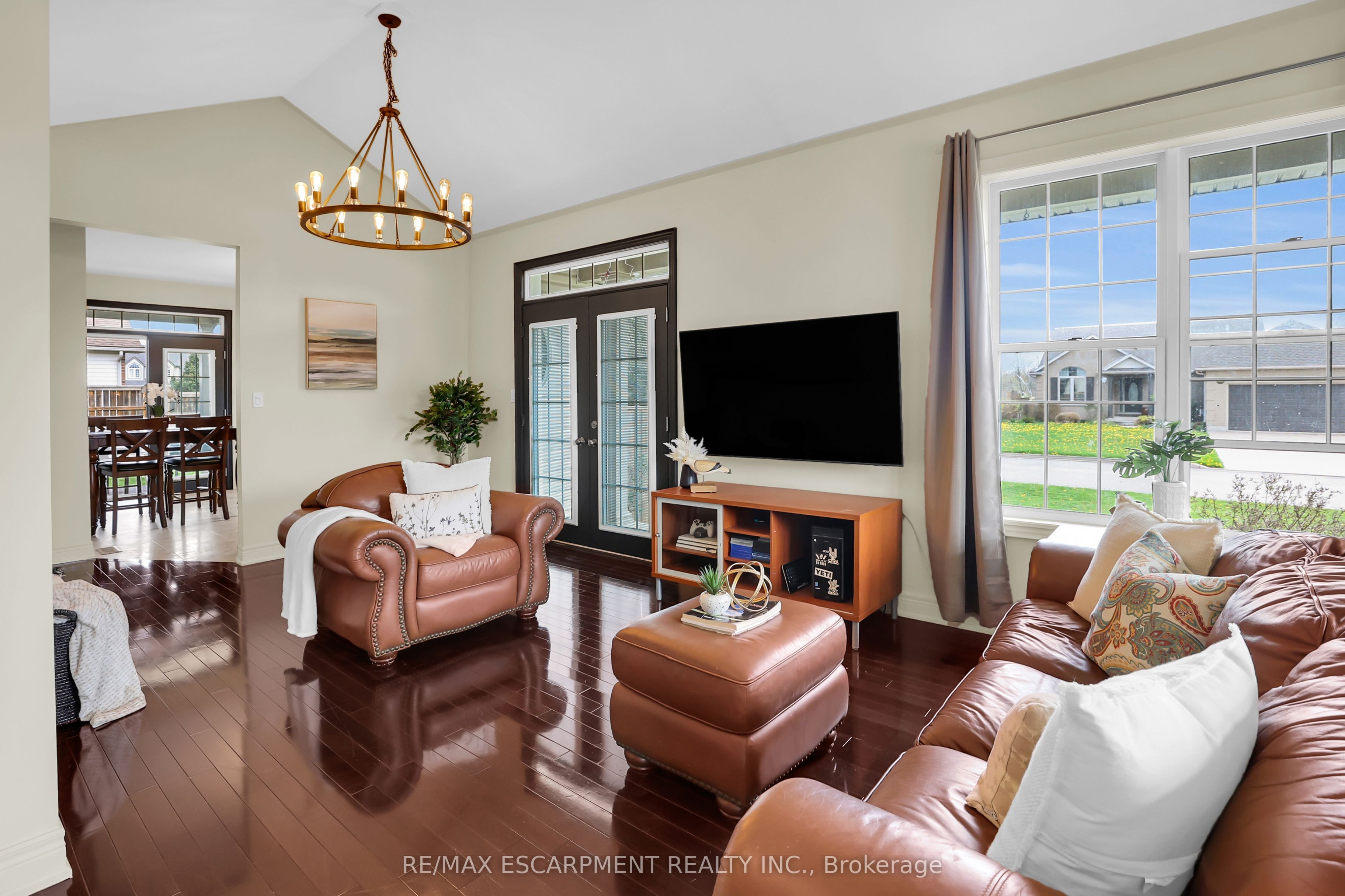 3238 Charleston Drive Property Photo 6
