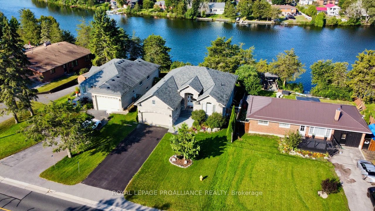 147 Riverside Parkway Property Photo