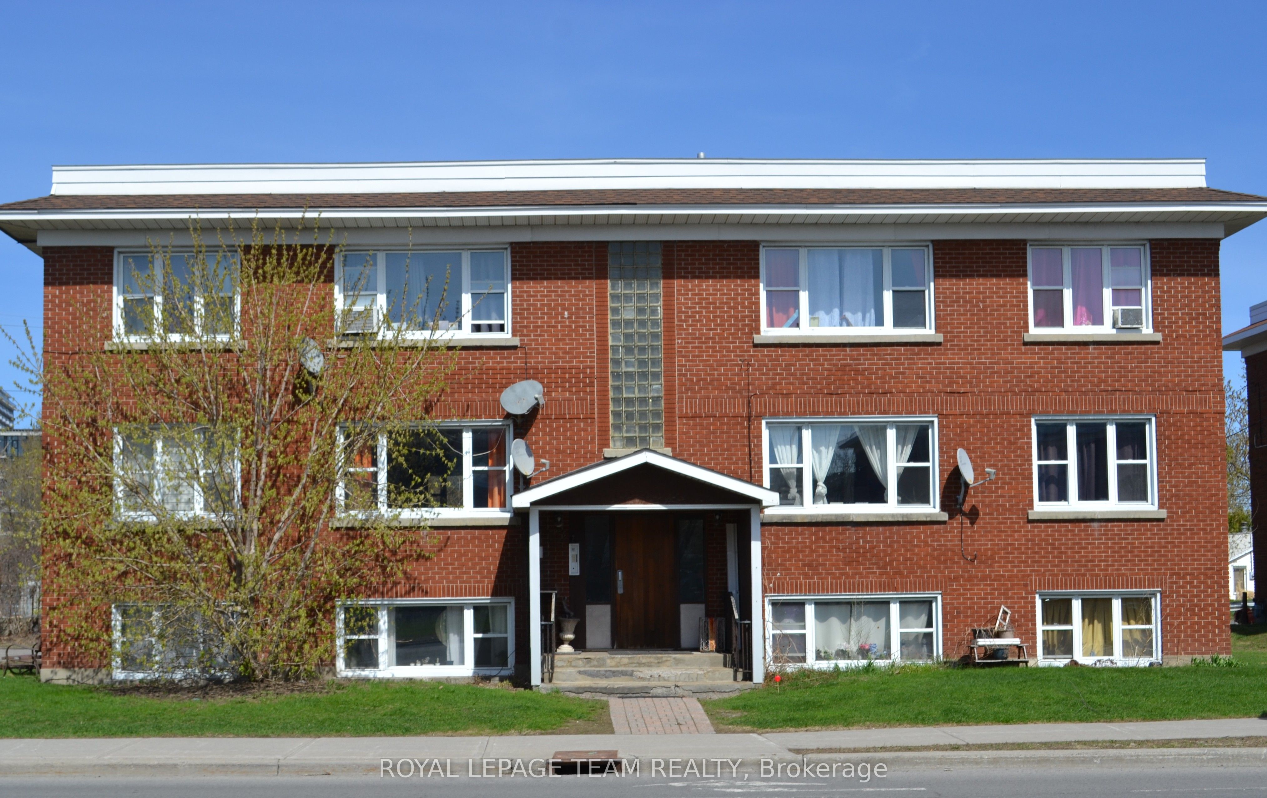 831 Kirkwood Avenue Property Photo 1