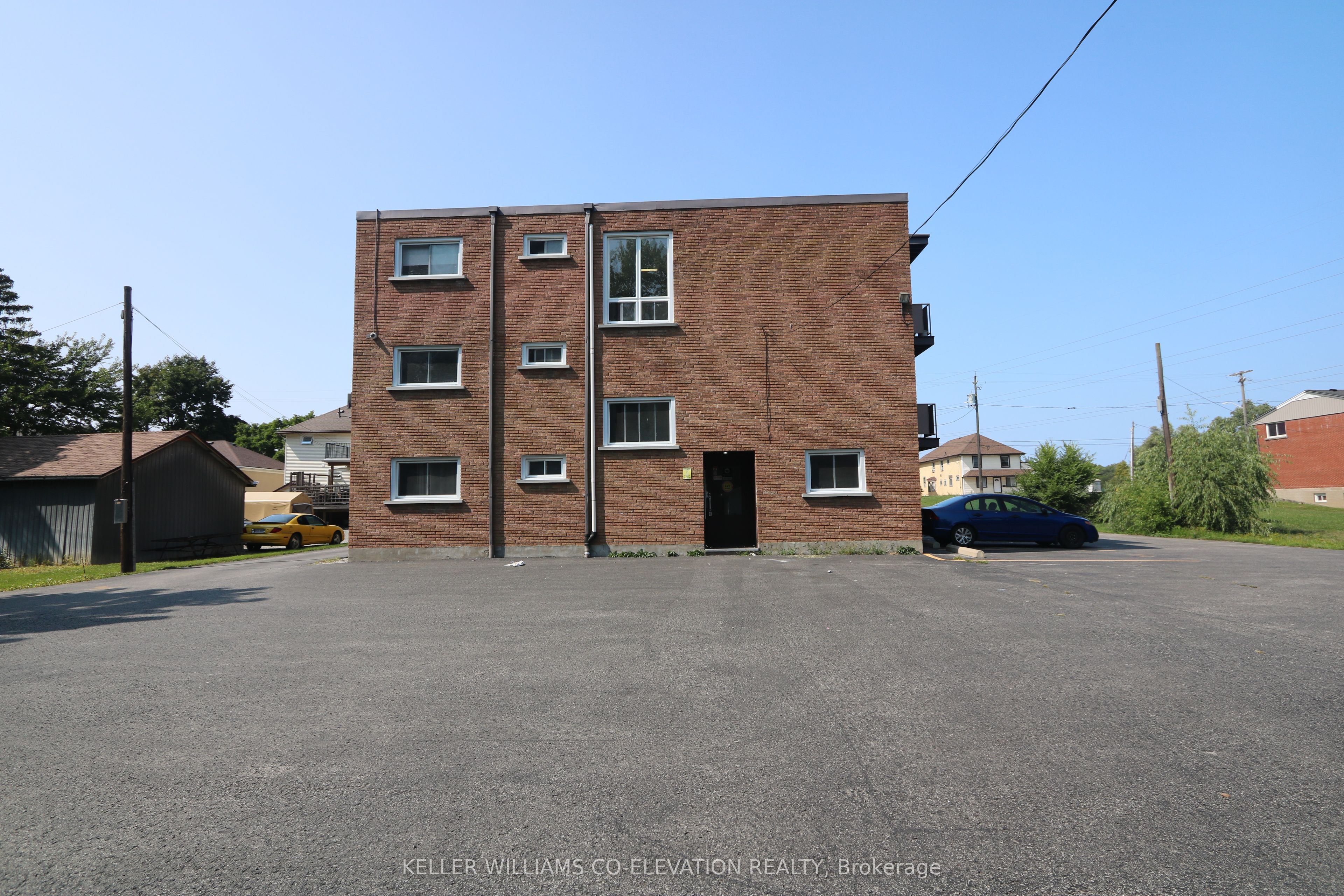 426 Queenston Street Property Photo 2