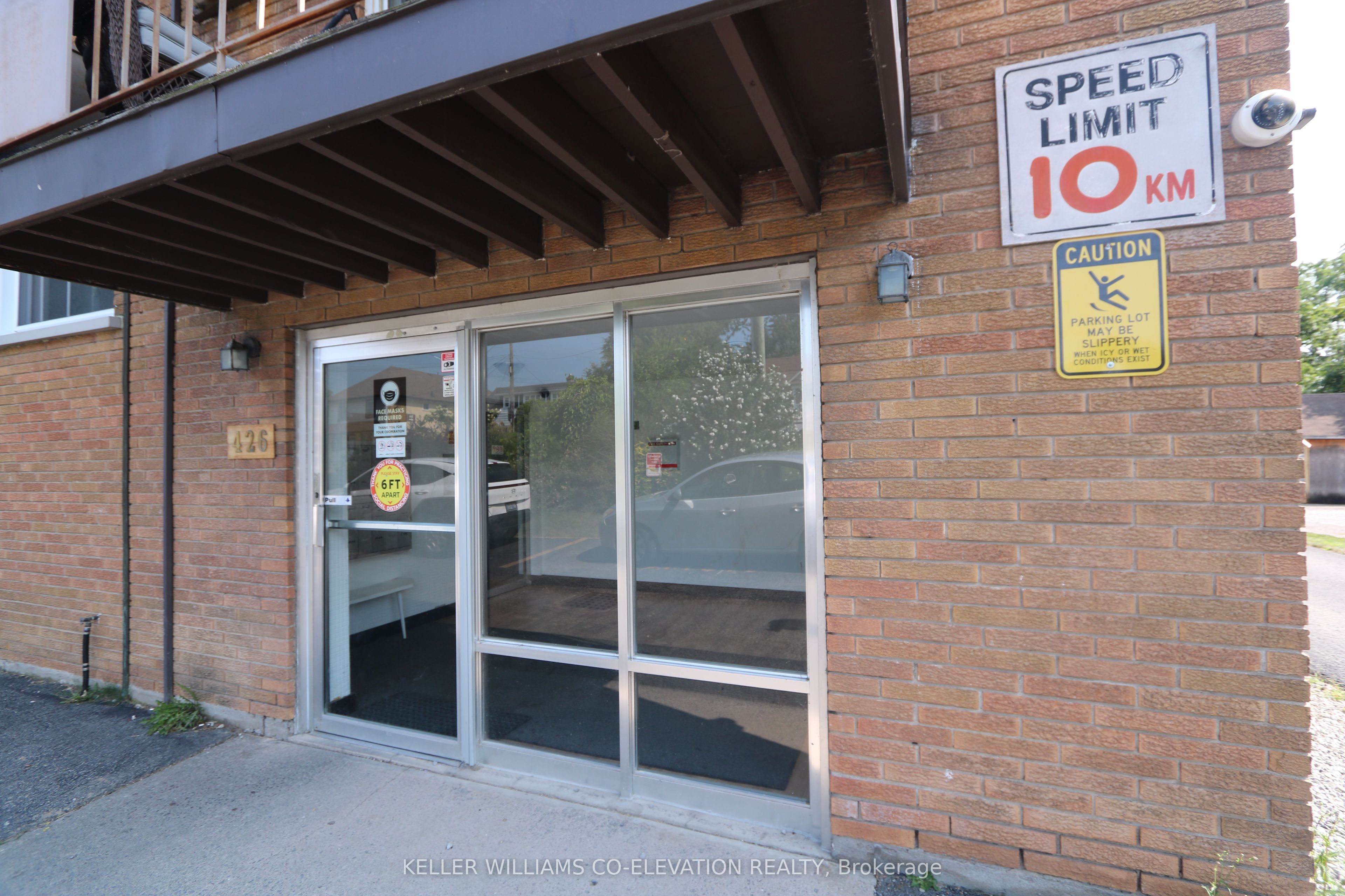 426 Queenston Street Property Photo 8