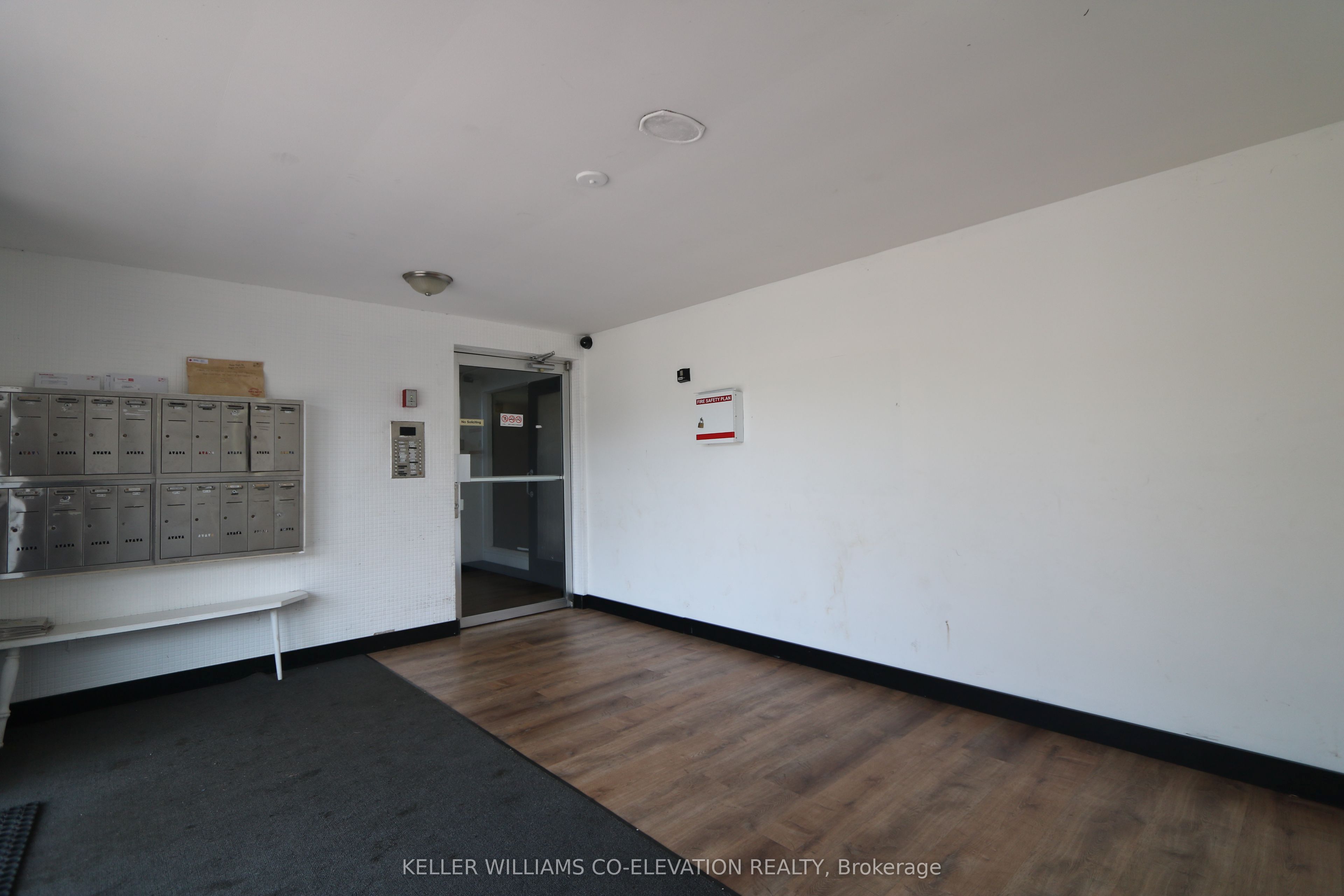 426 Queenston Street Property Photo 9