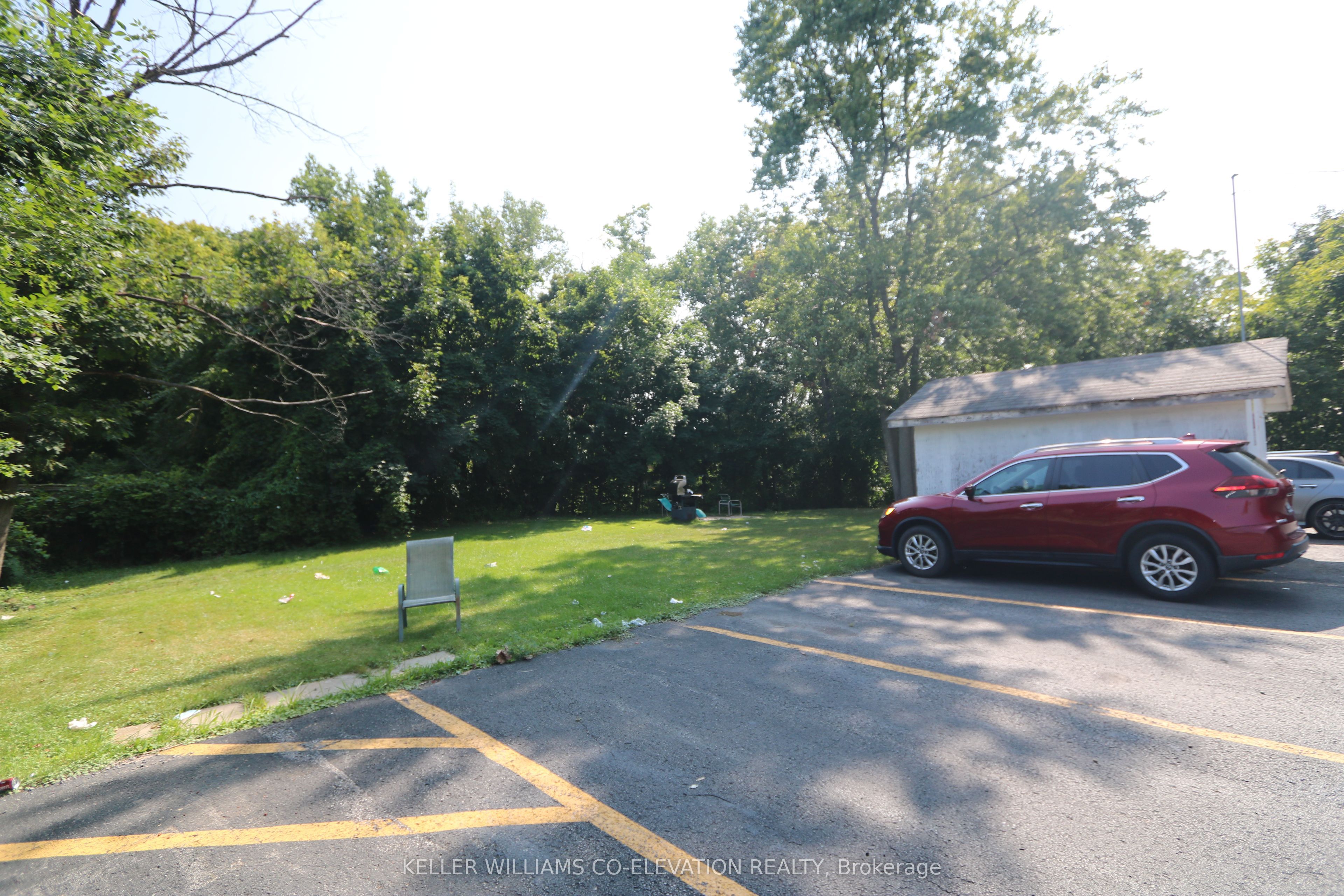 426 Queenston Street Property Photo 11