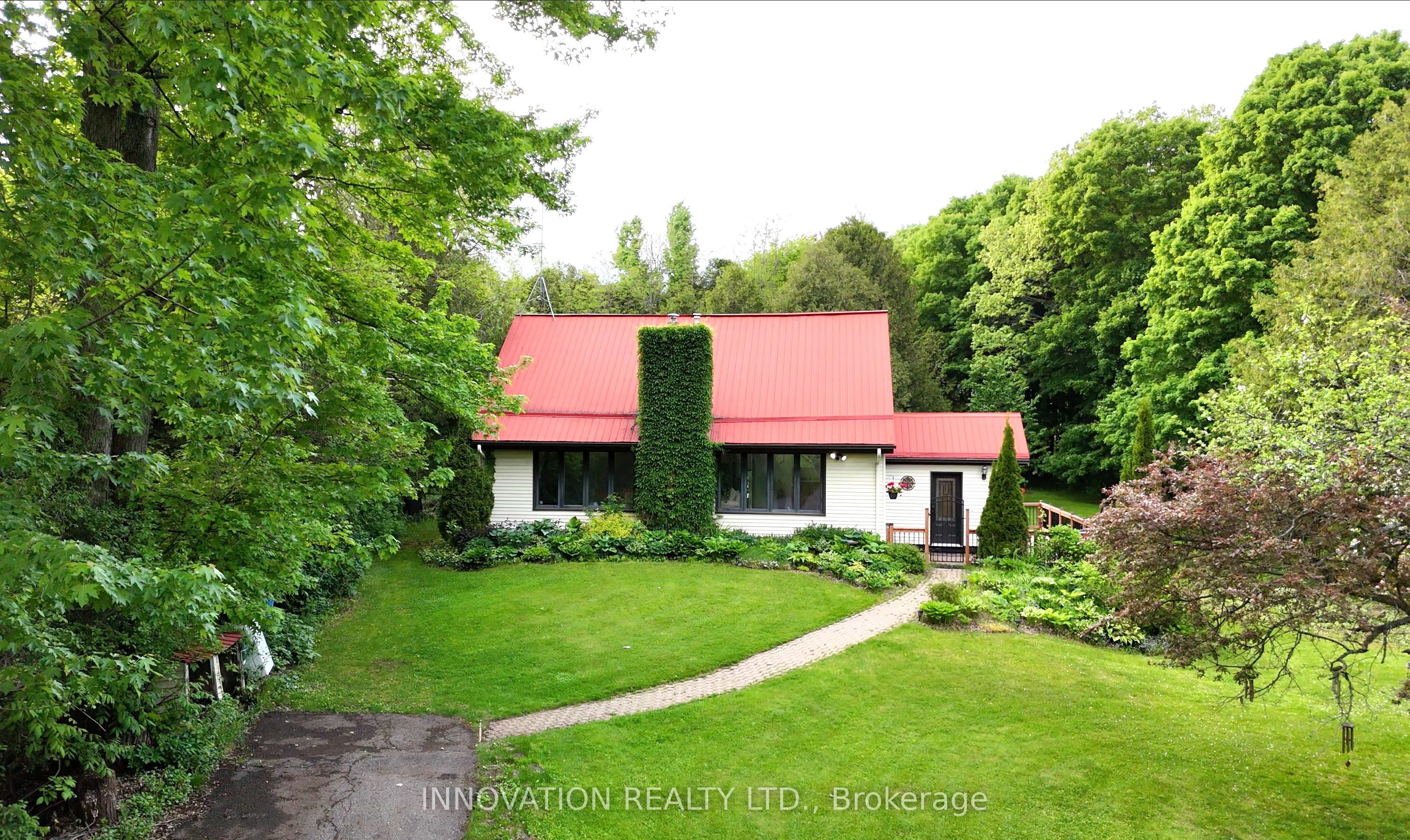 1328 9th Line Property Photo 1