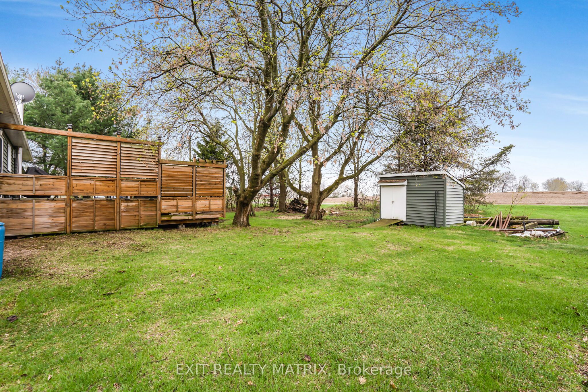 1120 Des Cedres St Property Photo 29
