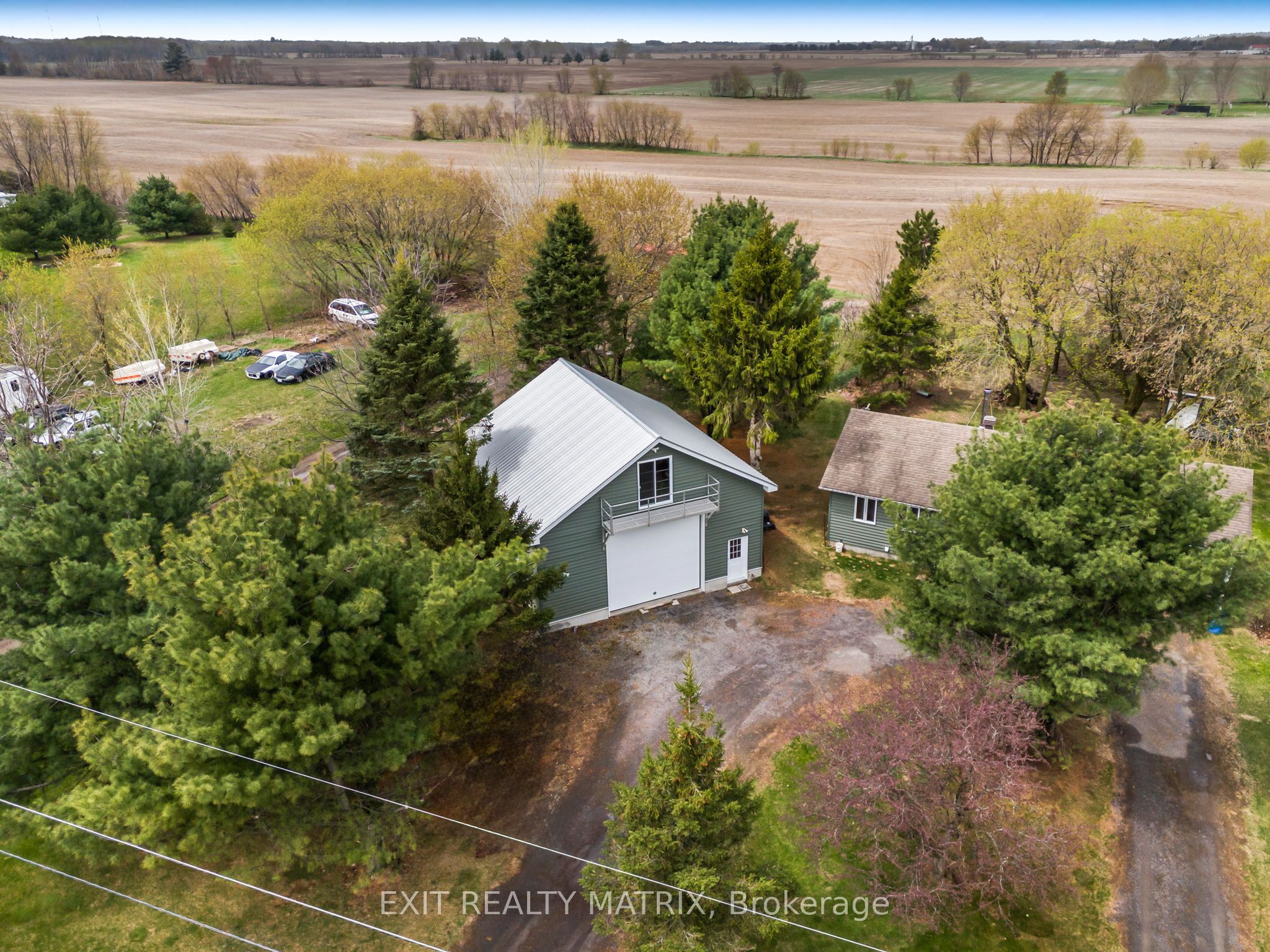 1120 Des Cedres St Property Photo 32