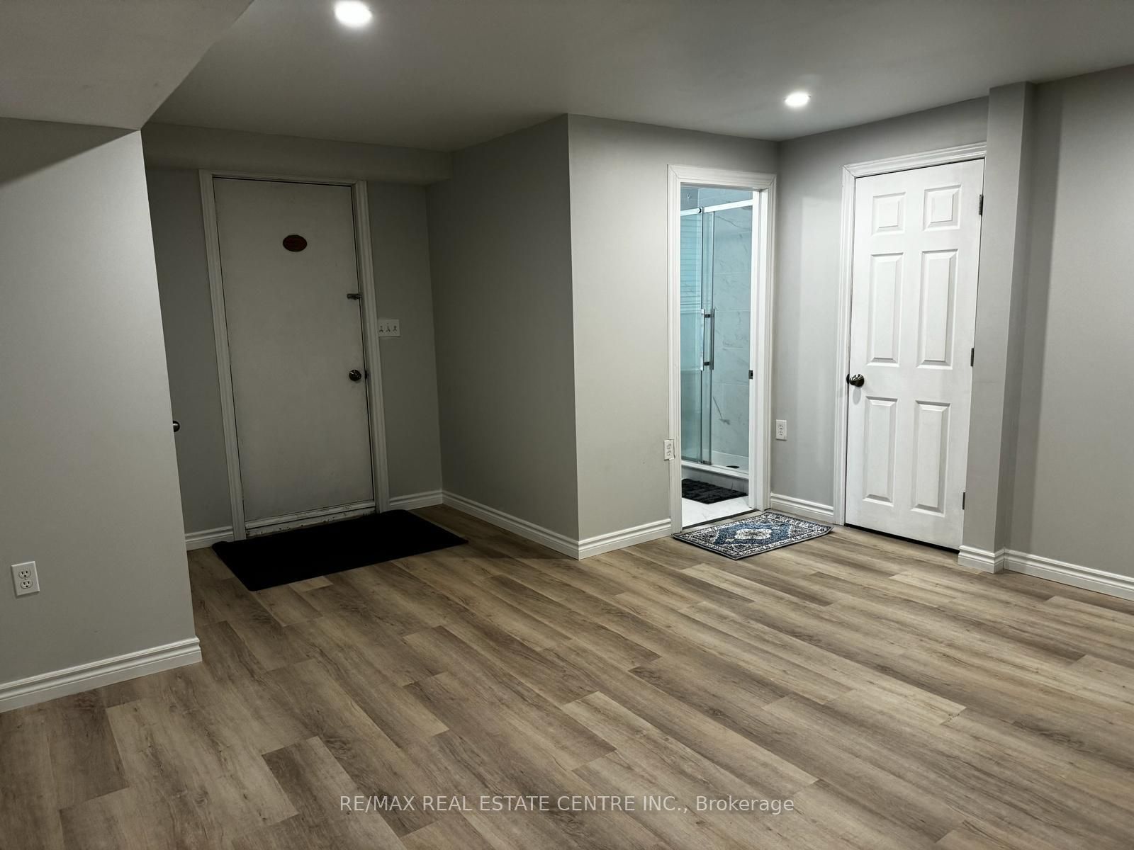 #3 - 420 Pioneer Drive Property Photo 19