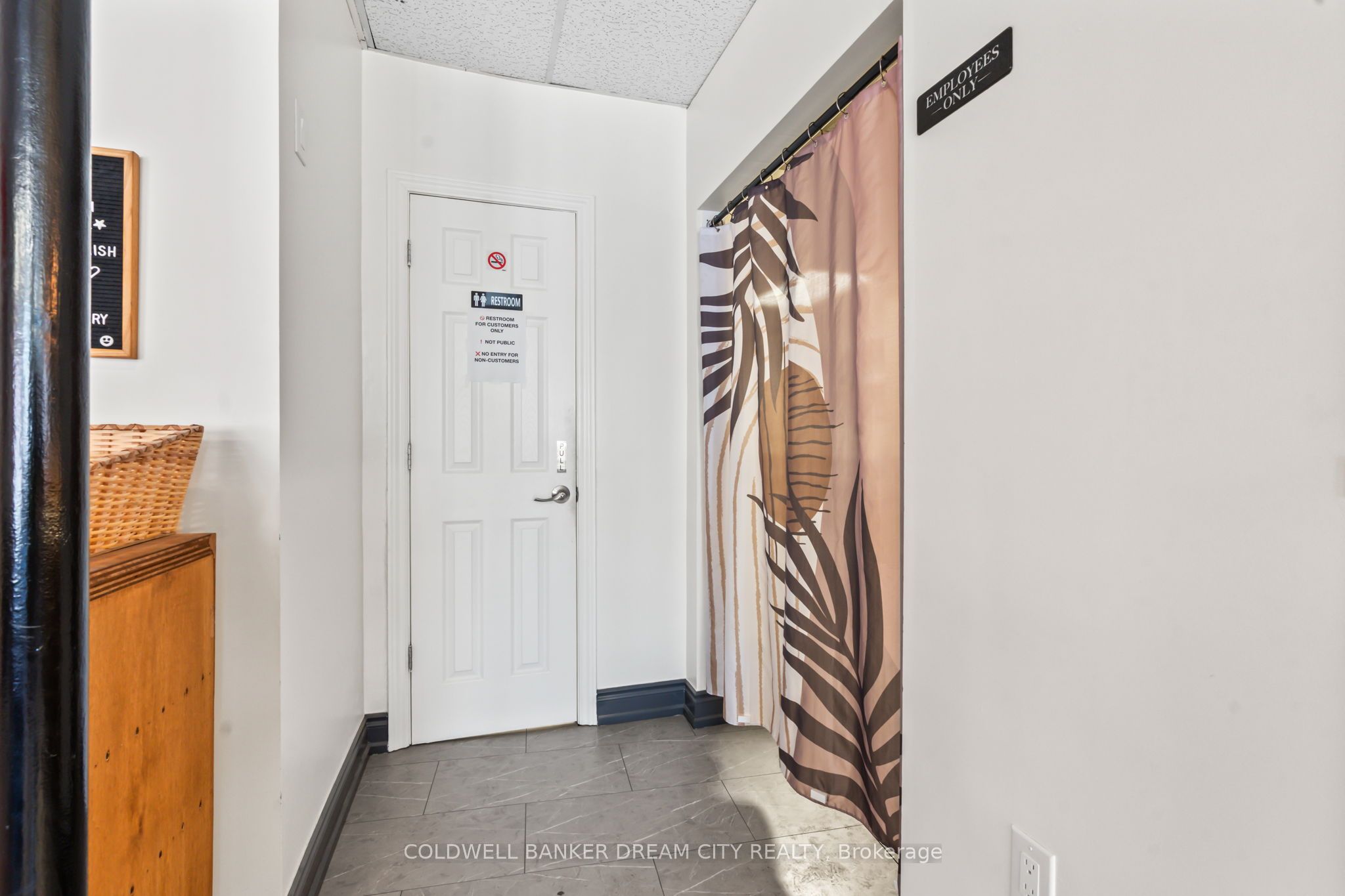 123 King St W Property Photo 15