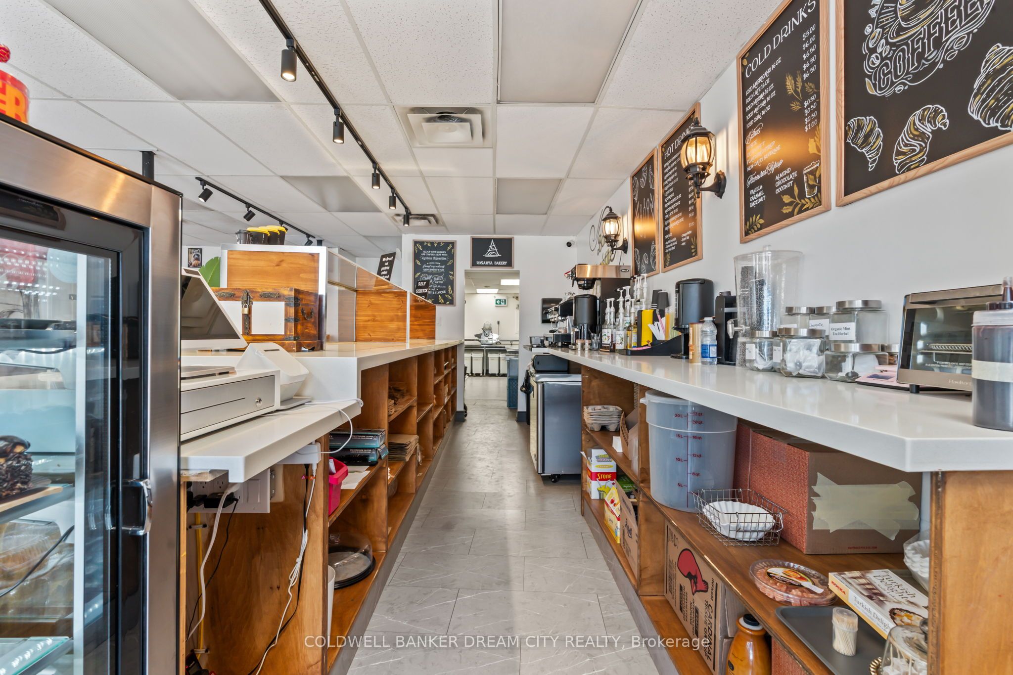 123 King St W Property Photo 22