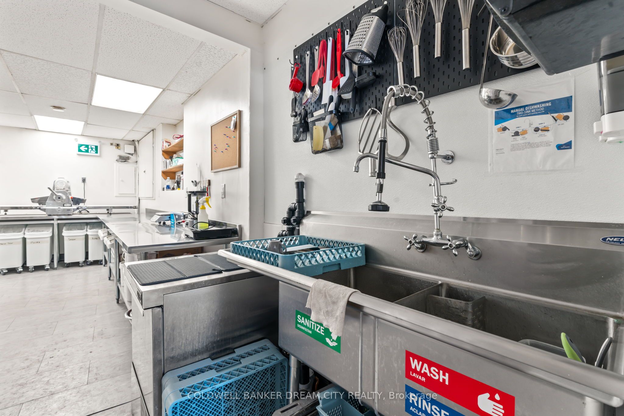123 King St W Property Photo 25