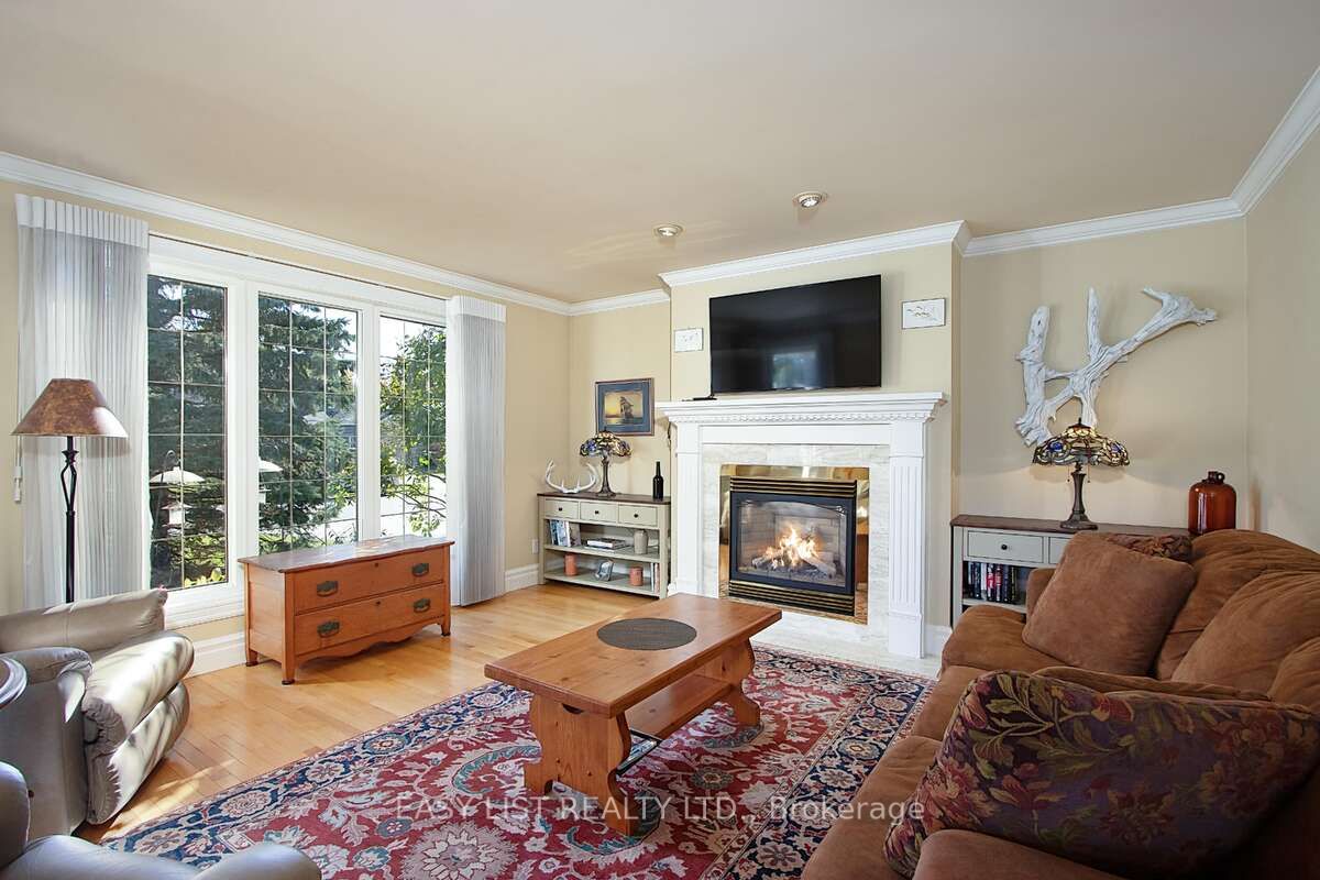 230 Frederick Court Property Photo 4