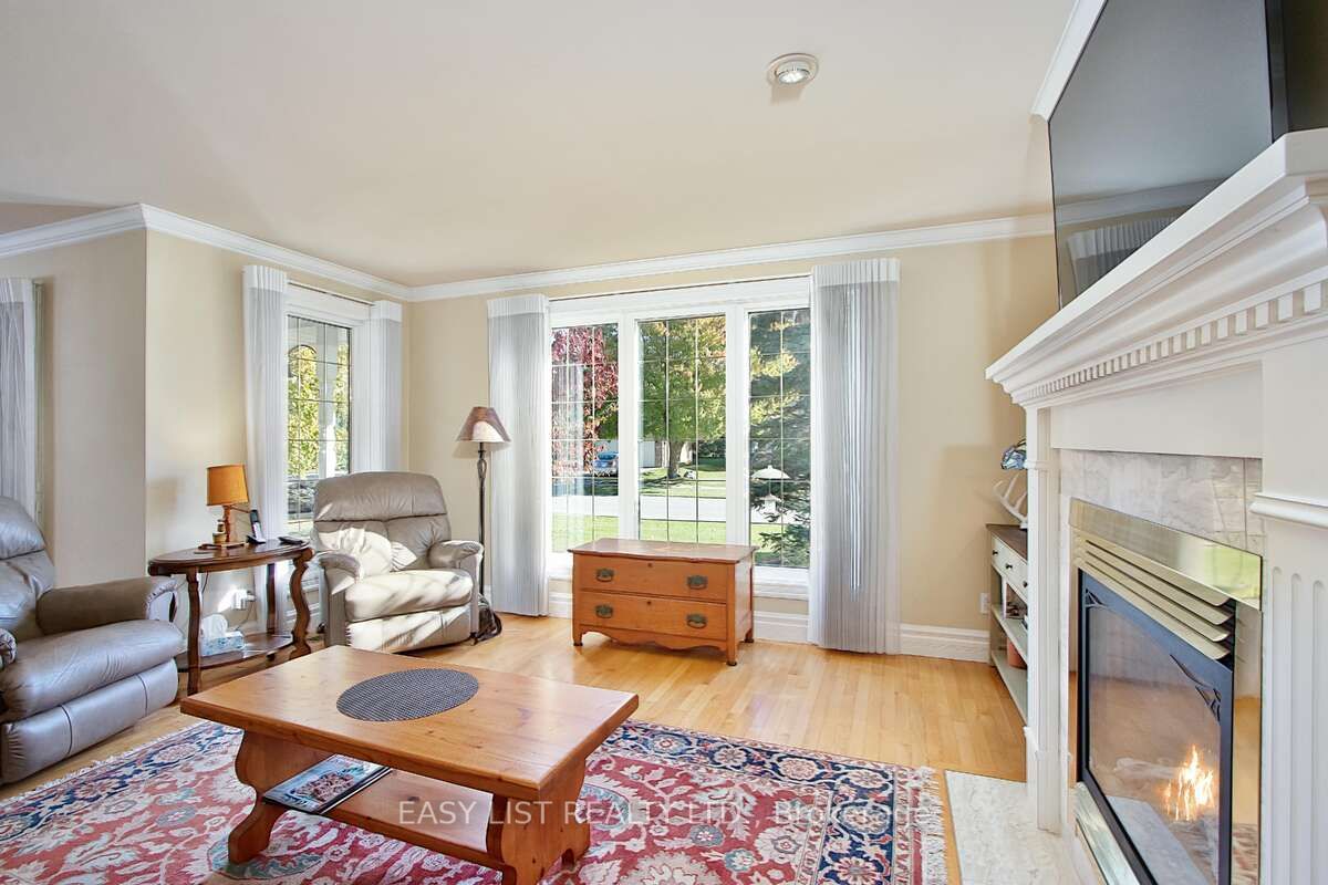230 Frederick Court Property Photo 5