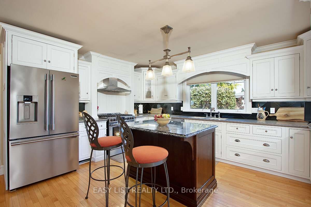 230 Frederick Court Property Photo 7