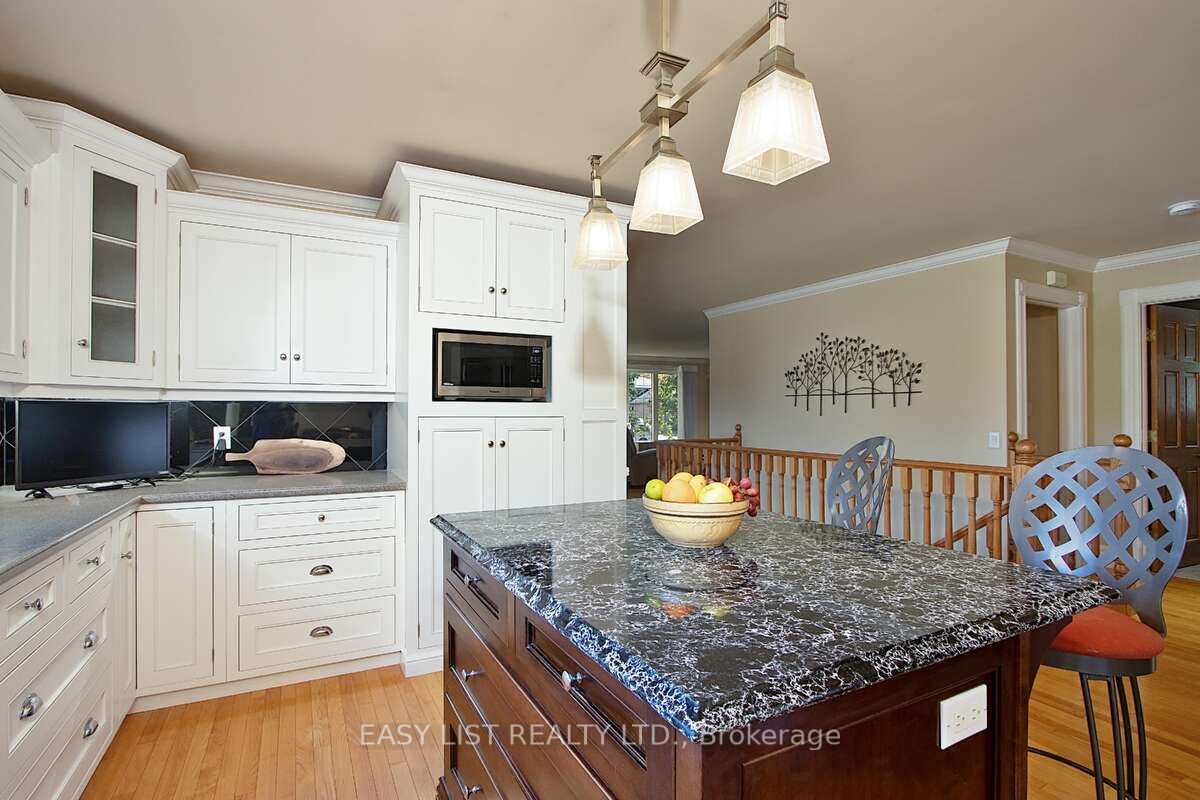 230 Frederick Court Property Photo 9