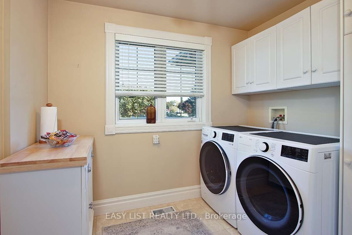 230 Frederick Court Property Photo 10