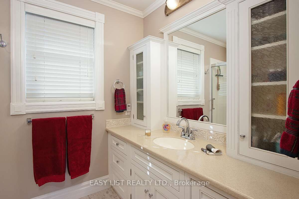 230 Frederick Court Property Photo 12