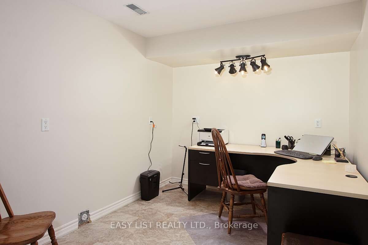 230 Frederick Court Property Photo 18