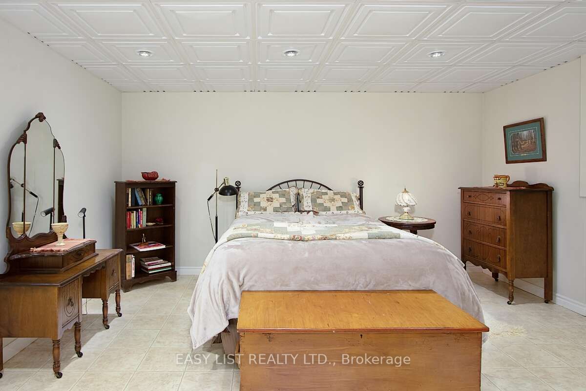 230 Frederick Court Property Photo 19