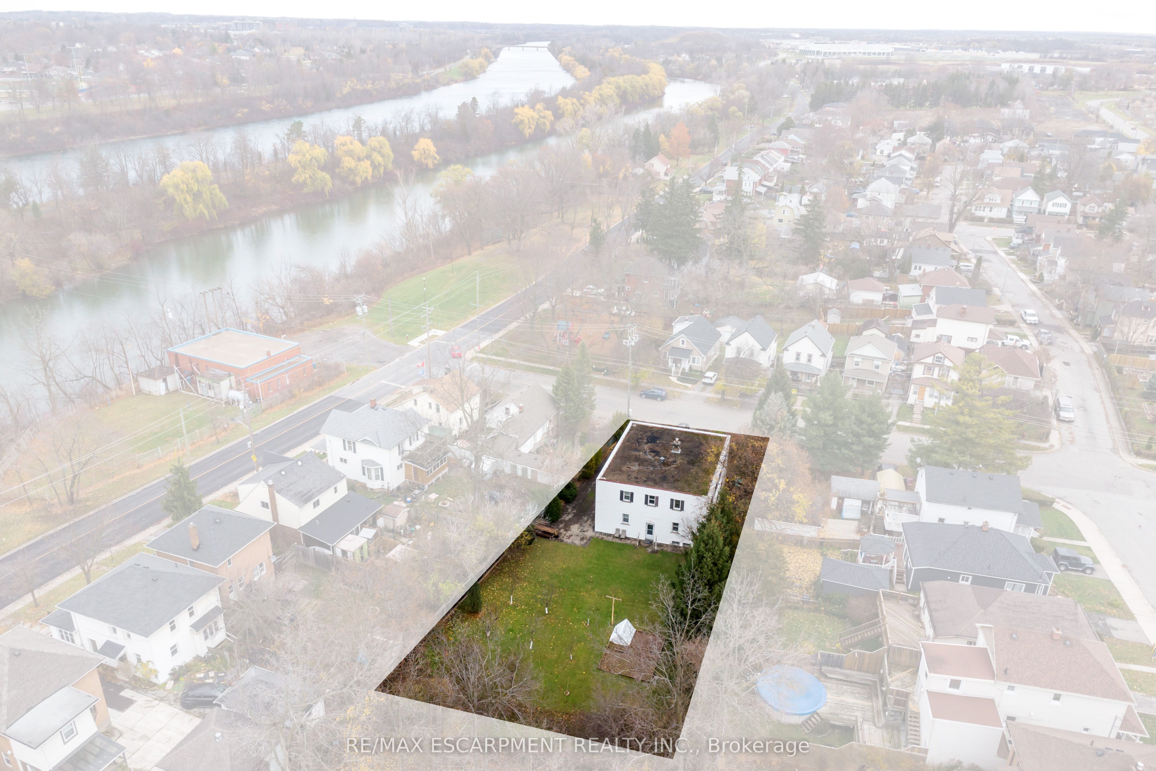 13 McMaster Avenue Property Photo 1