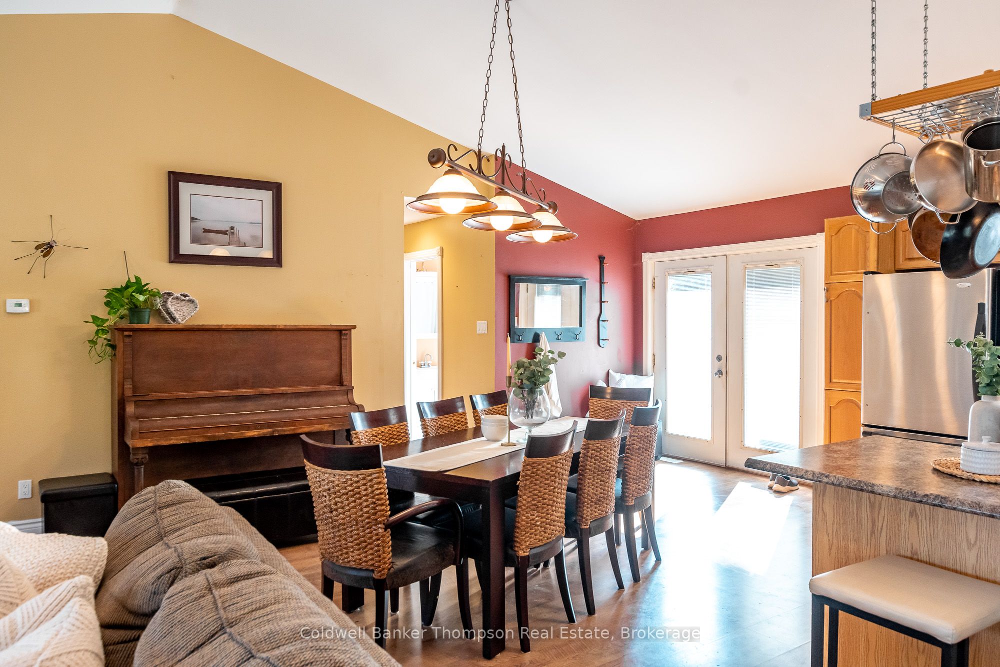 4237 Ravenscliffe Road Property Photo 13
