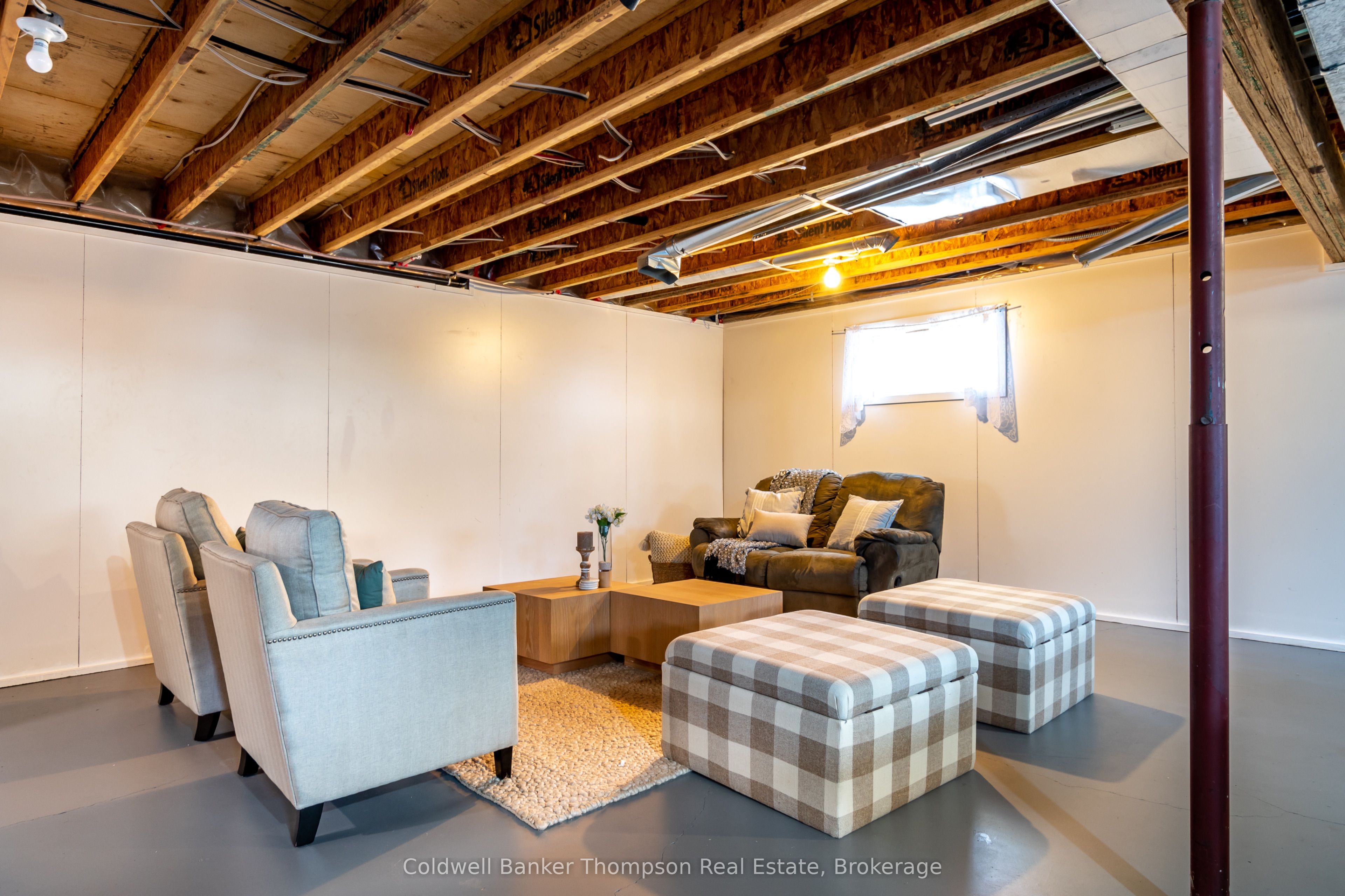 4237 Ravenscliffe Road Property Photo 28