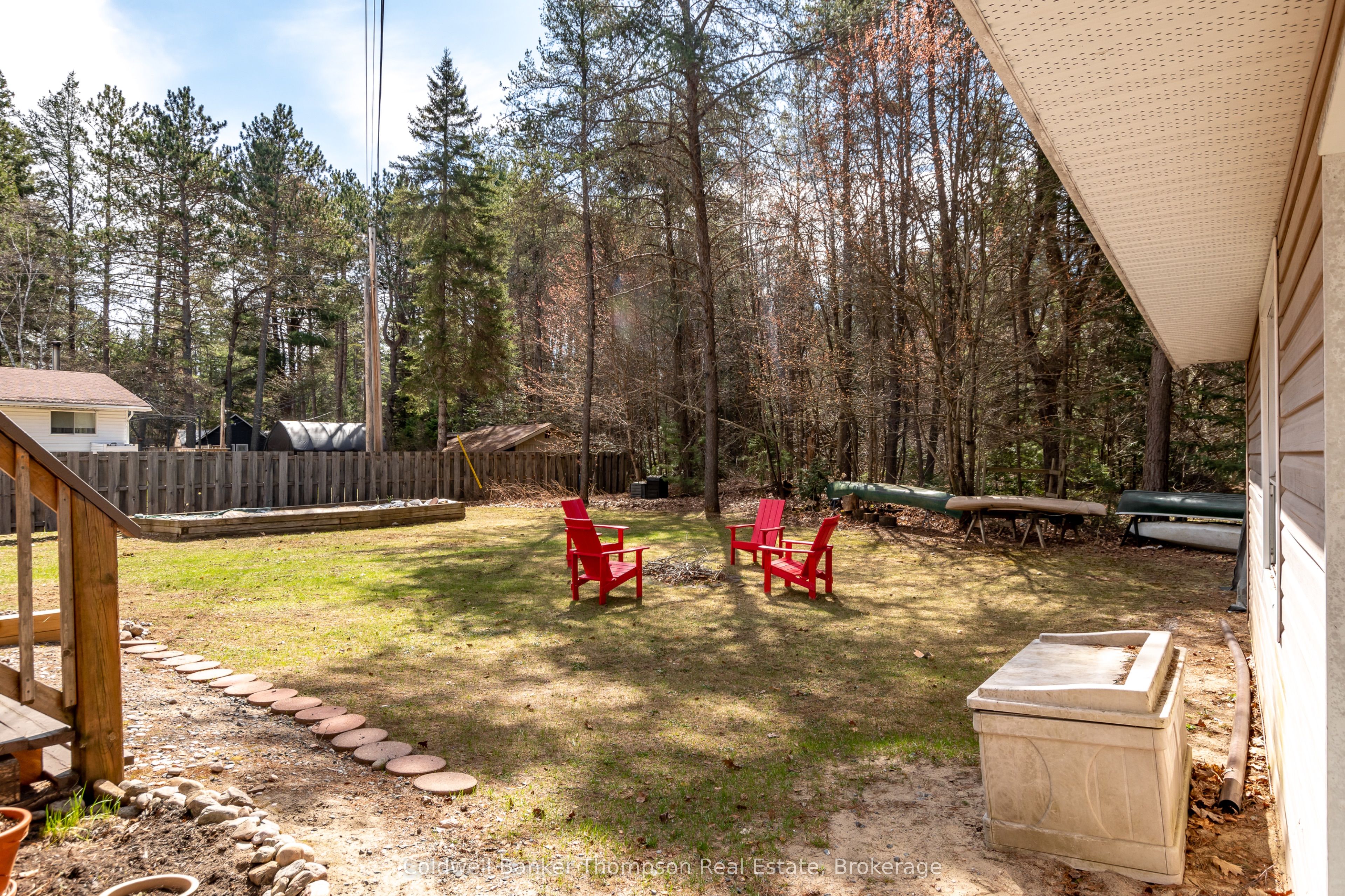 4237 Ravenscliffe Road Property Photo 39