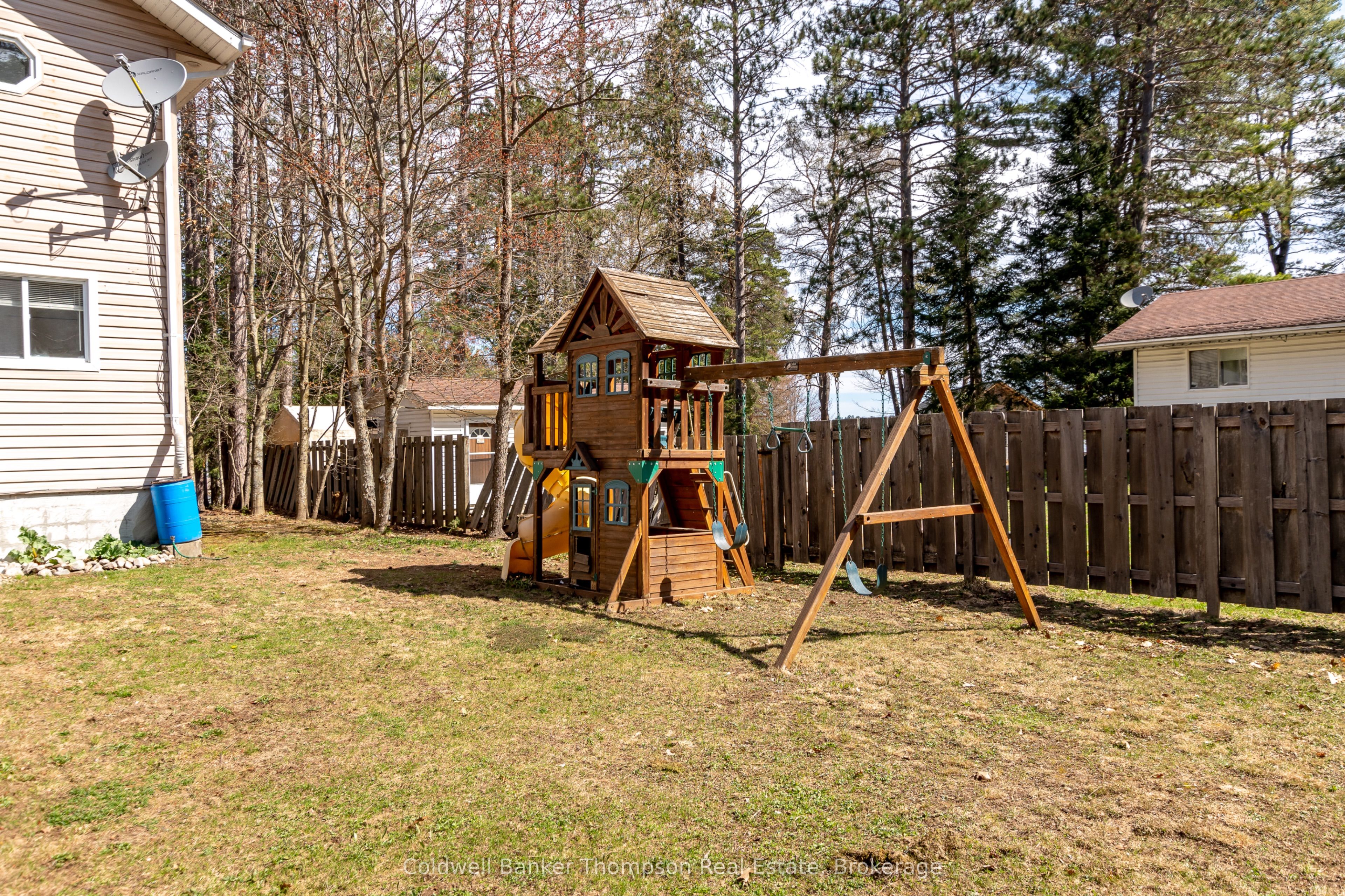 4237 Ravenscliffe Road Property Photo 42