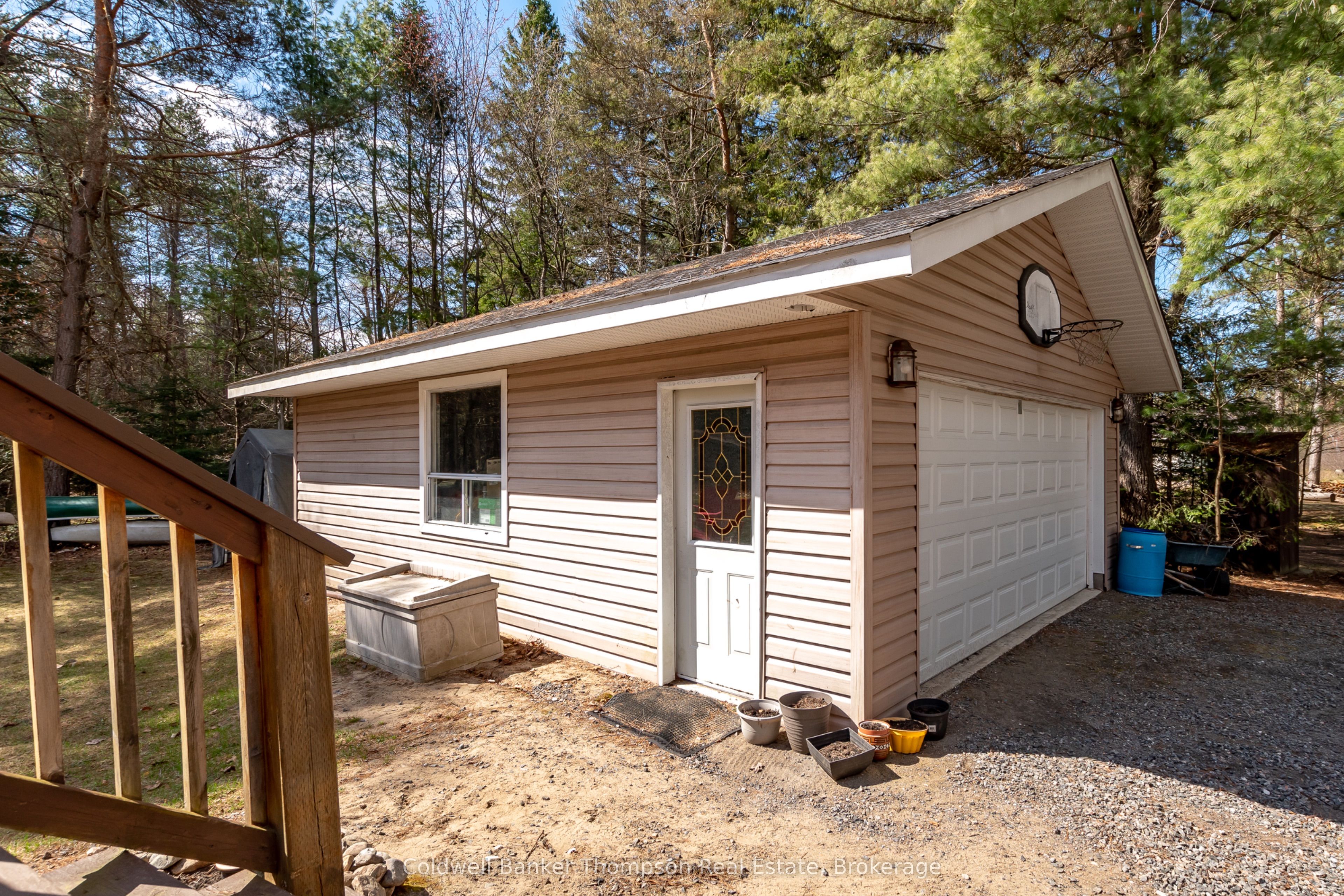 4237 Ravenscliffe Road Property Photo 47
