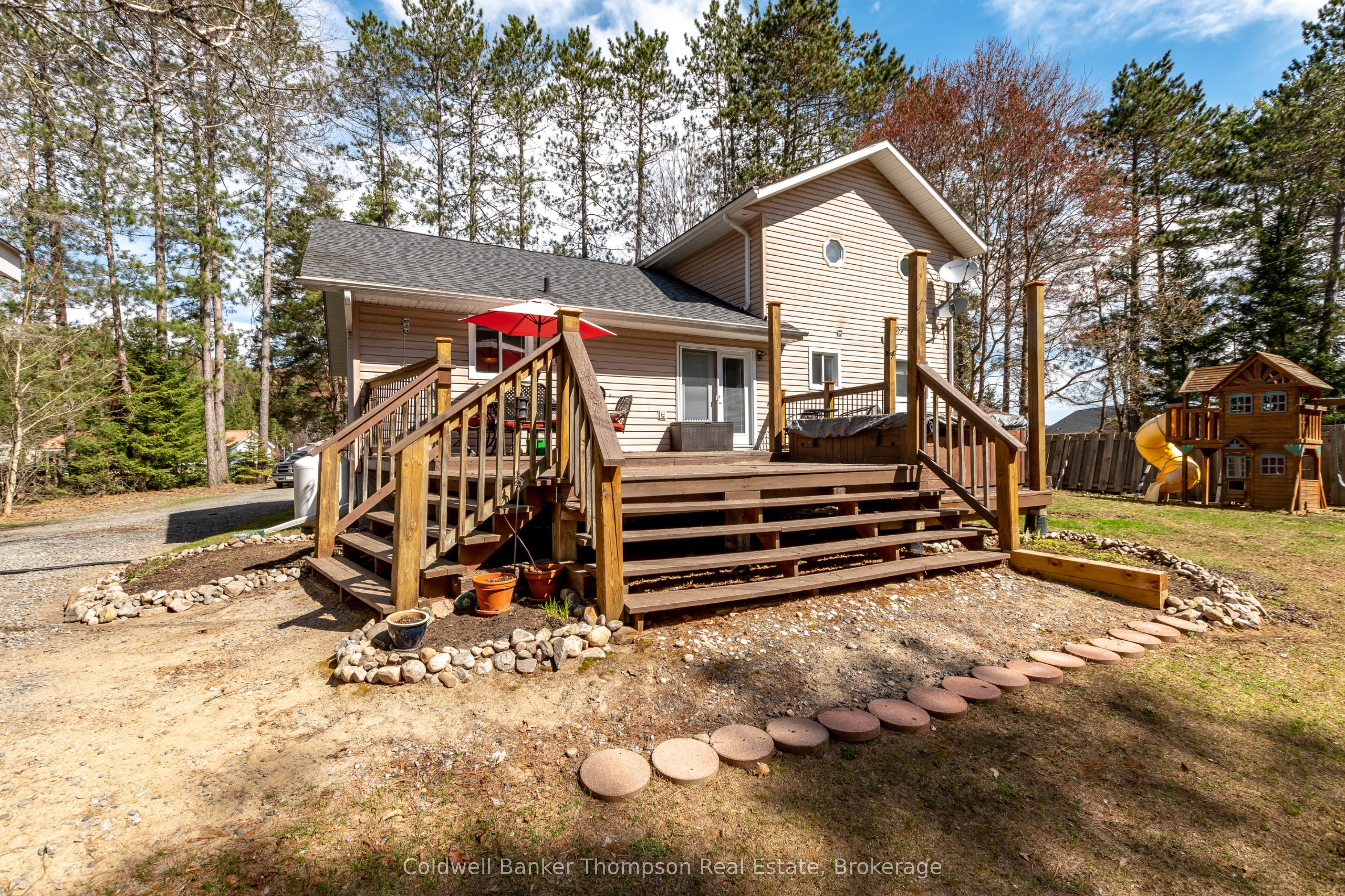 4237 Ravenscliffe Road Property Photo 48