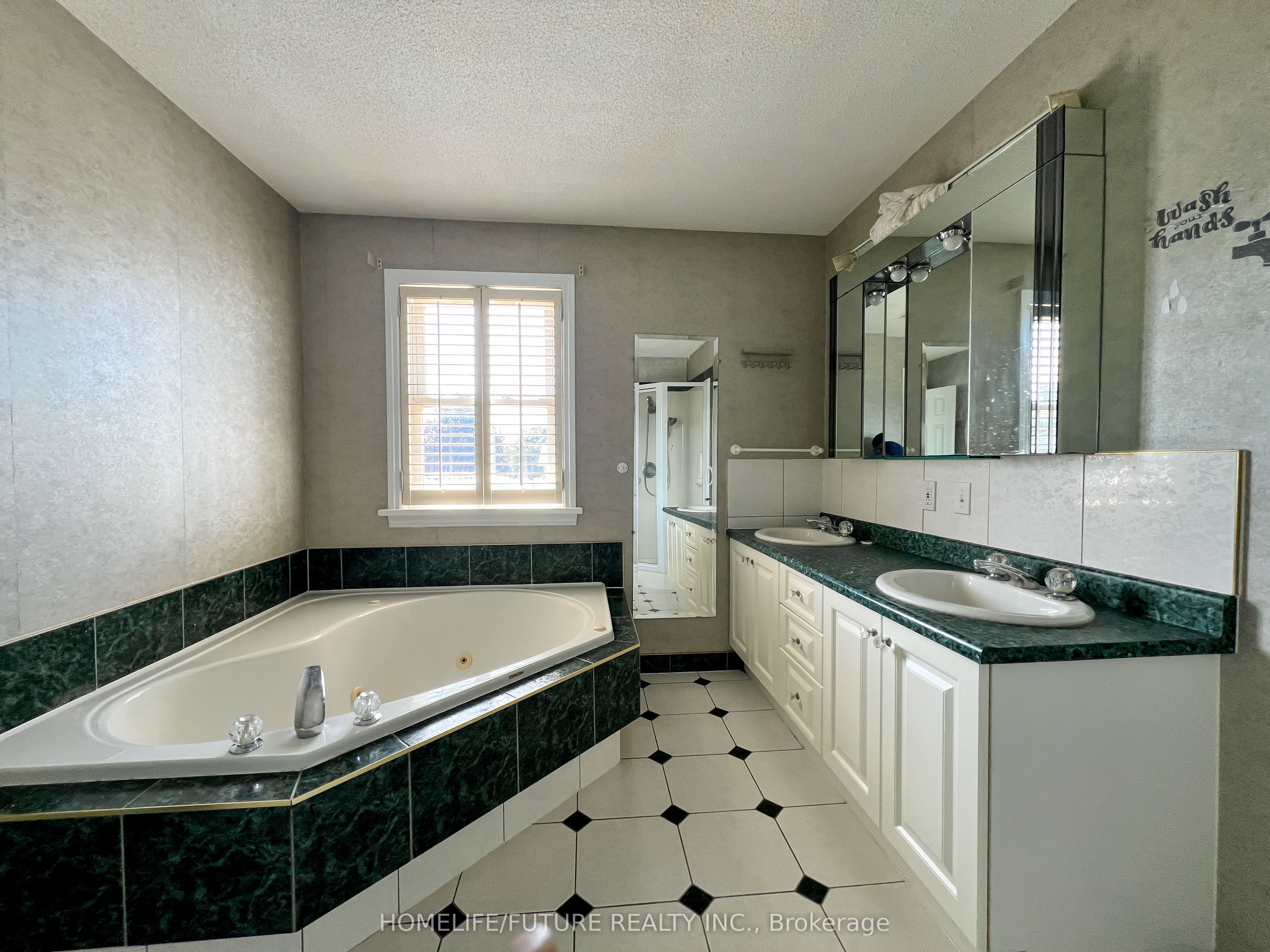 14 Latchford Street Property Photo 21